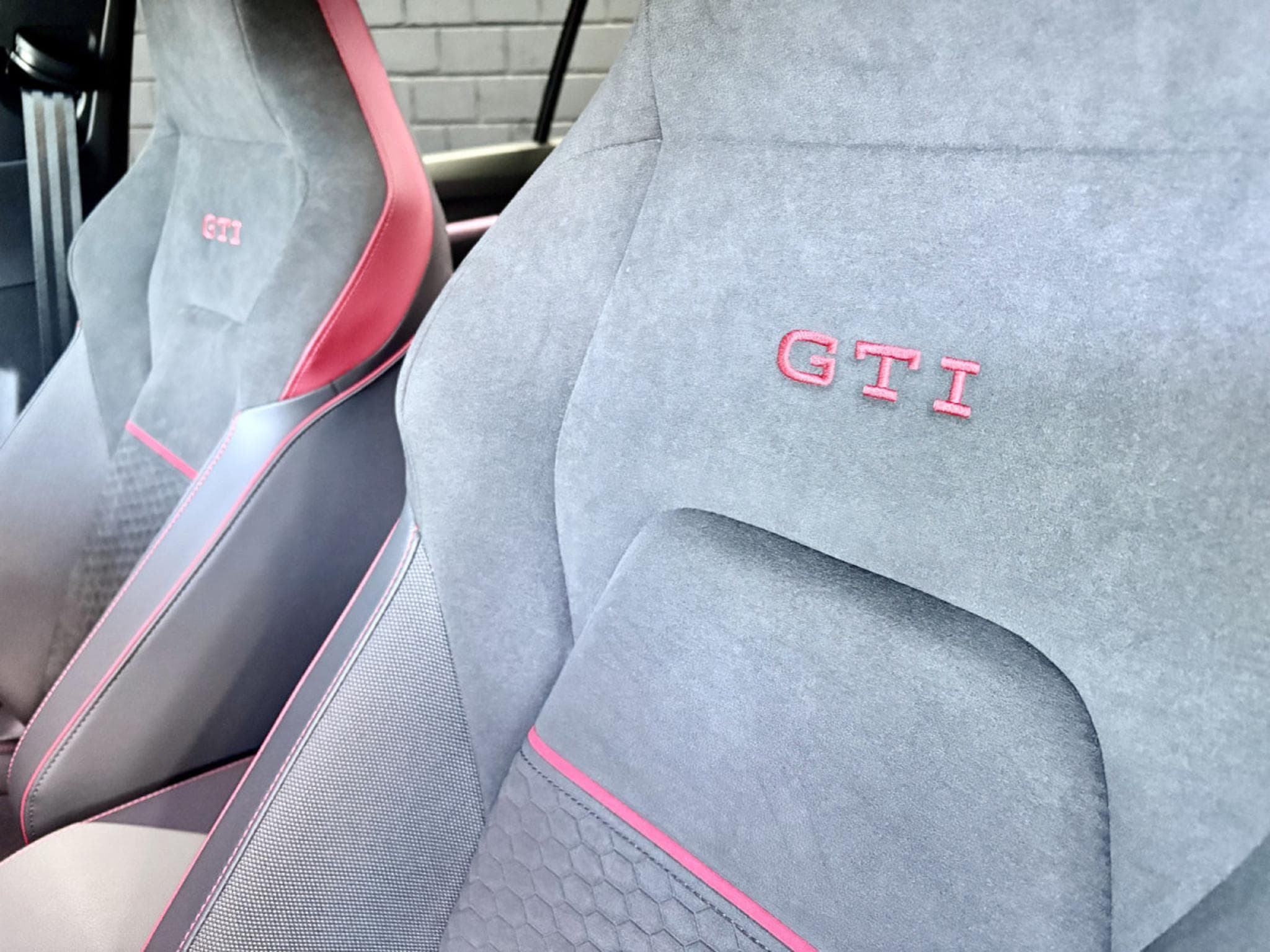 VW Golf GTI PHASE 2 Clubsport 2.0 TSI 300 CV DSG7 * DCC * MATRIX * (2026) - Photo 8