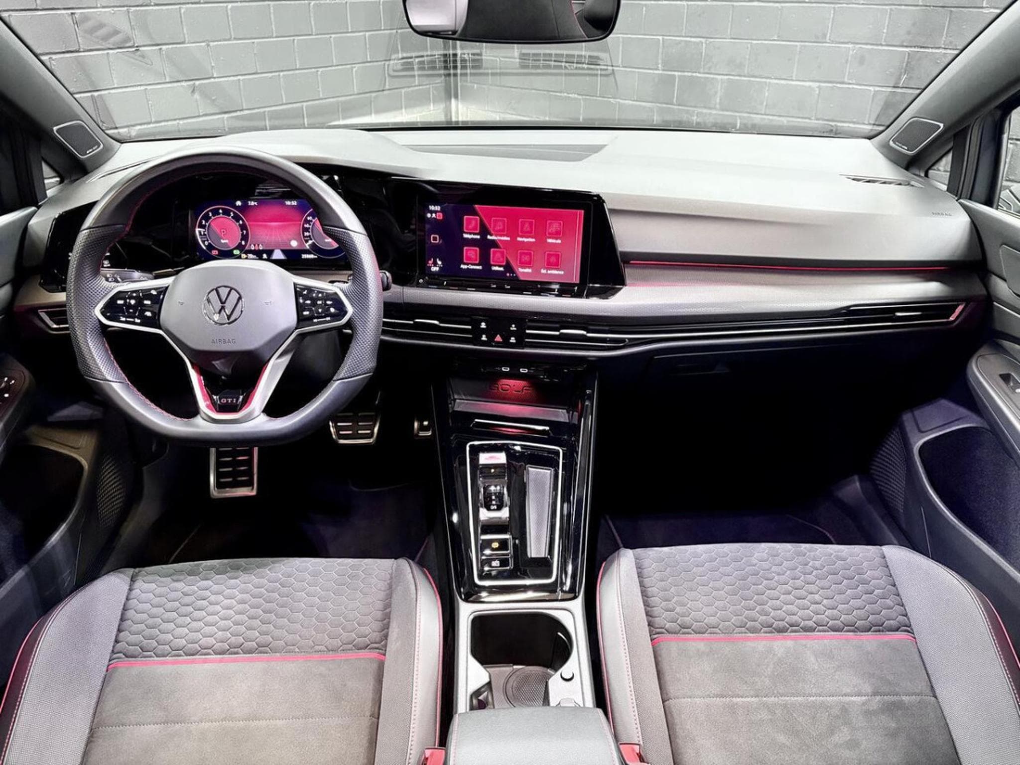 VW Golf GTI Clubsport 2.0 TSI 300 CV DSG7 * DCC *PANO*MATRIX* *HARMA (2024) - Foto 9