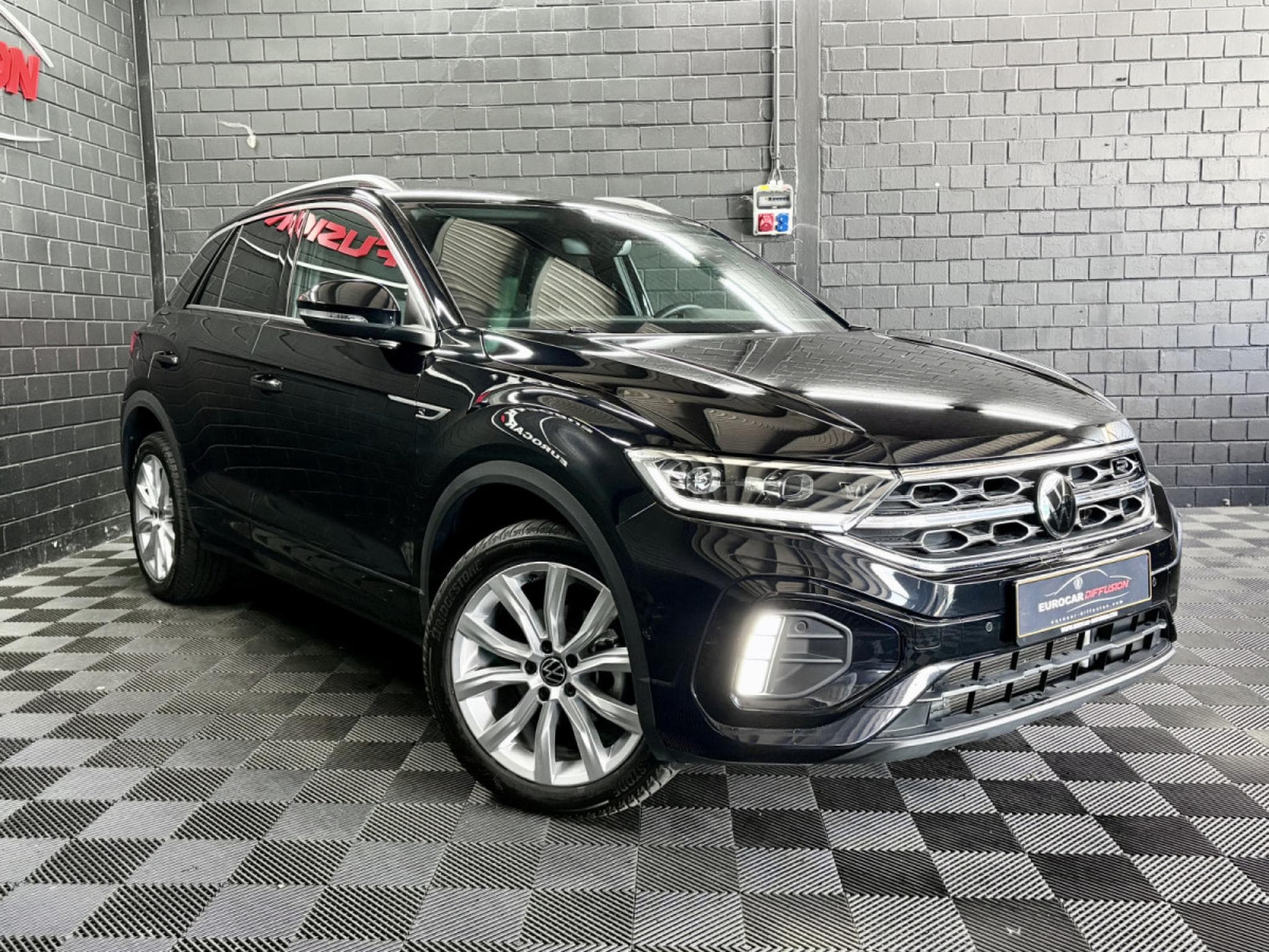 VW T-Roc R-Line Edition 1.5 TSI 150 CV DSG7 *ACC* CAM * HAYON * (2025) - Photo 3