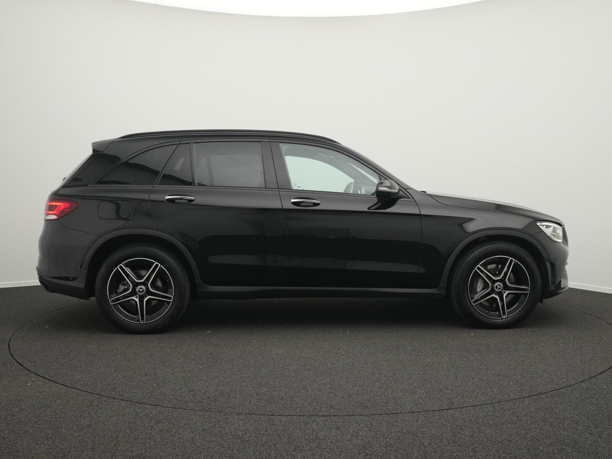 Mercedes GLC 200 d 4M AMG-Line LED+Pano+Keyless+Night (2022) - Foto 5