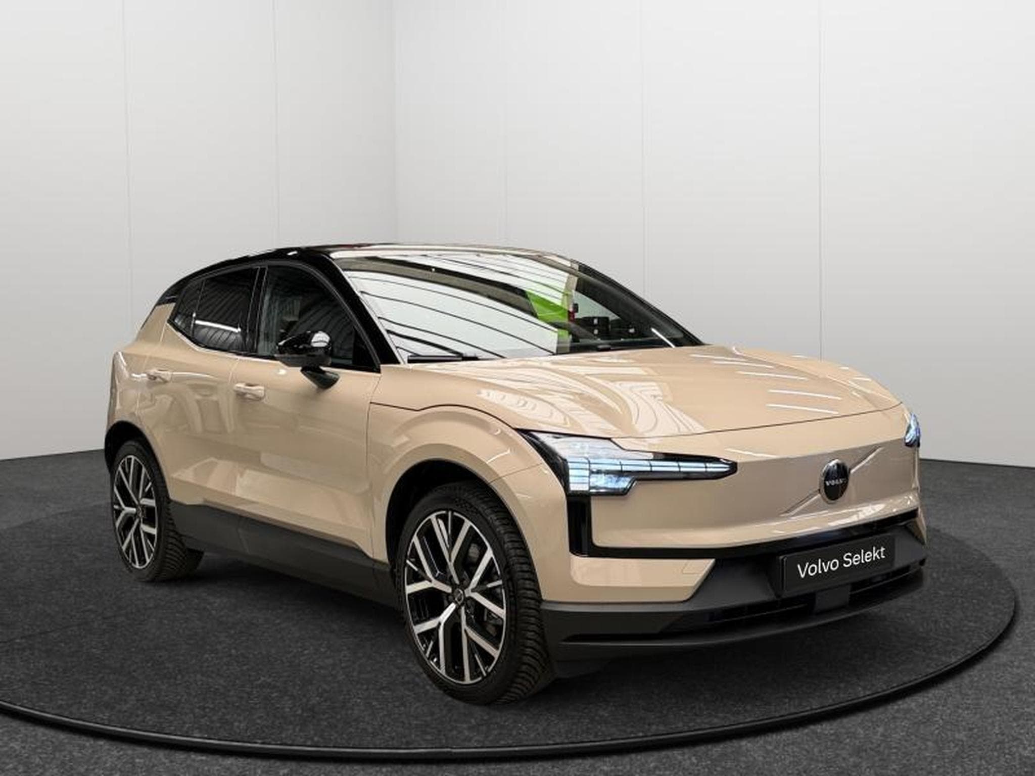 Volvo EX30 Plus BLACK EDITION P5 Long Range / Électrique 2026 (2025) - Photo 7