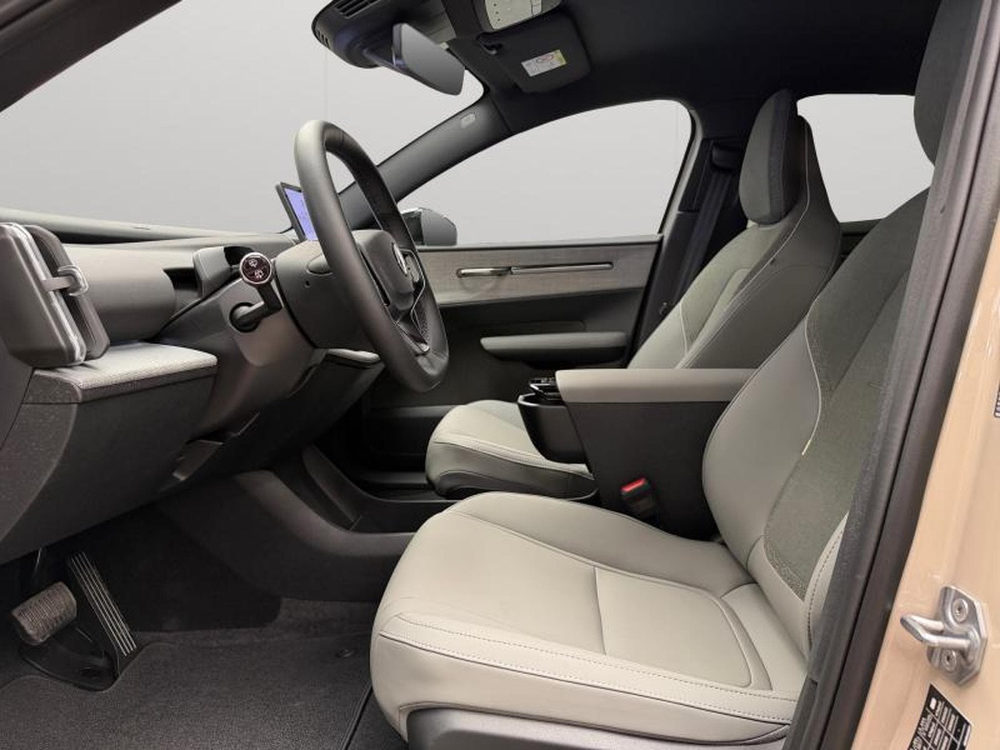 Volvo EX30 Plus BLACK EDITION P5 Long Range / Électrique 2026 (2025) - Photo 9