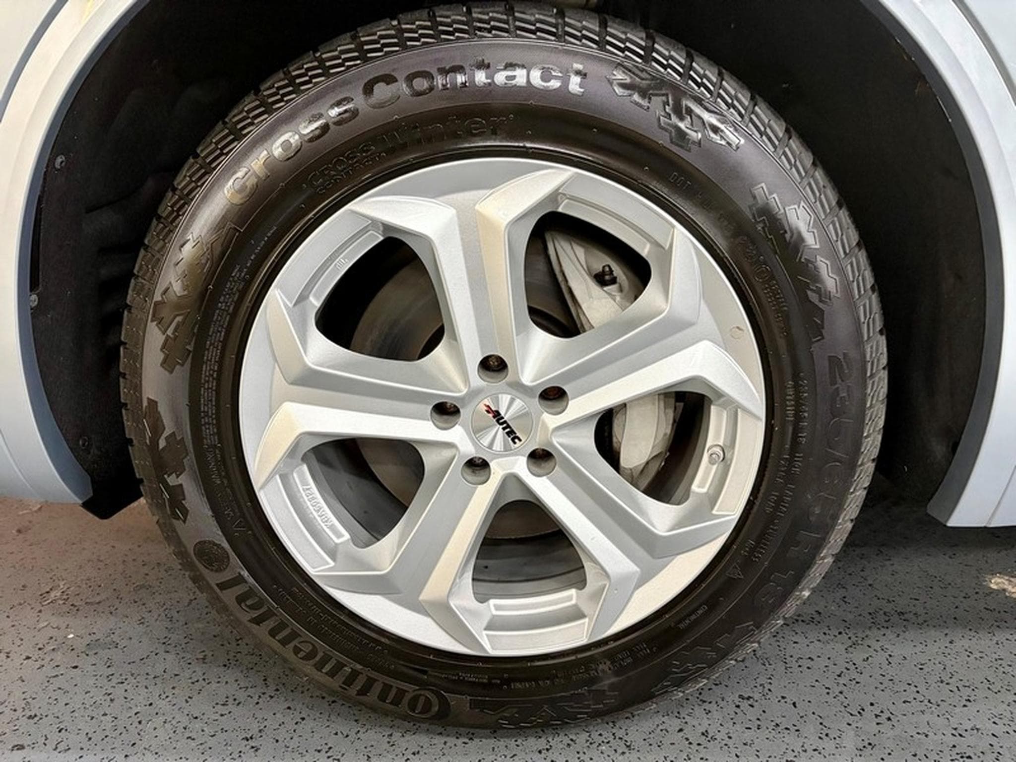 VW Touareg Touareg 3.0 TDi V6 231cv Auto 4x4 R-LINE (2023) - Photo 3
