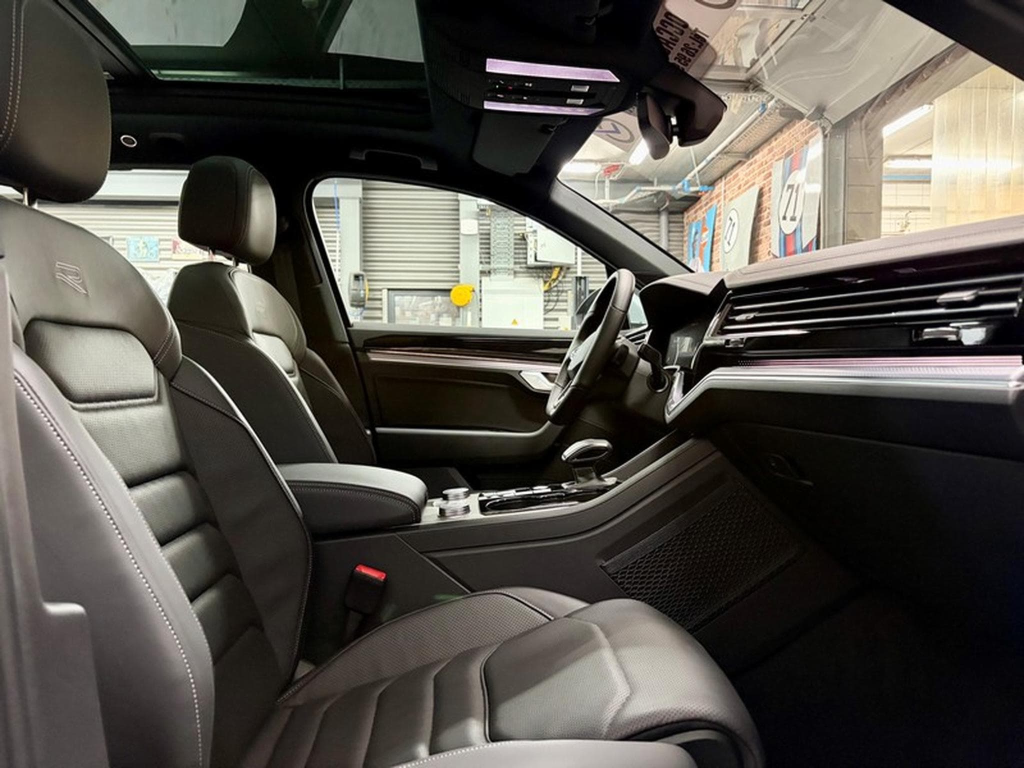 VW Touareg Touareg 3.0 TDi V6 231cv Auto 4x4 R-LINE (2023) - Photo 8