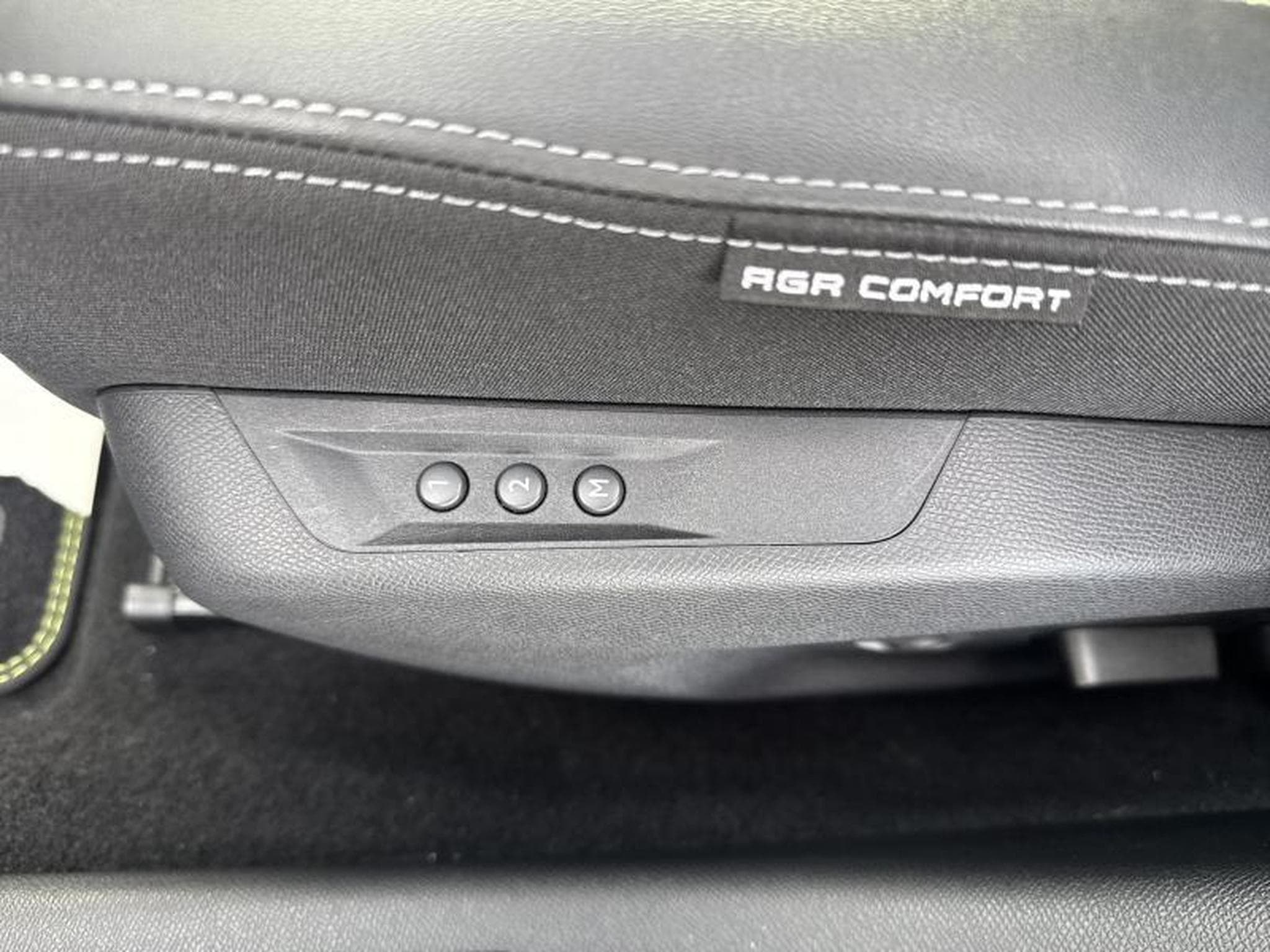 Peugeot 308 GT (2023) - Photo 14
