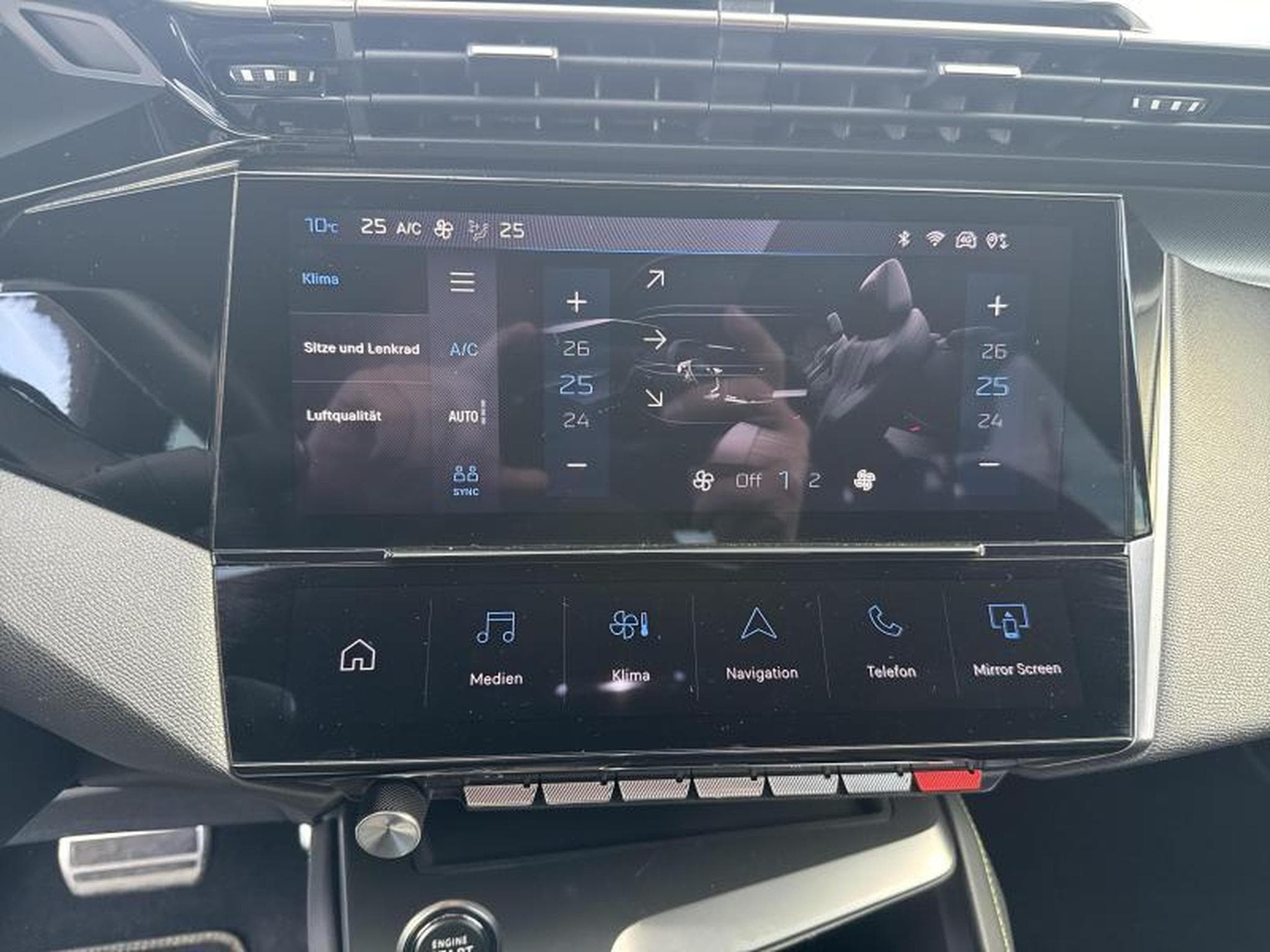 Peugeot 308 GT (2023) - Photo 19