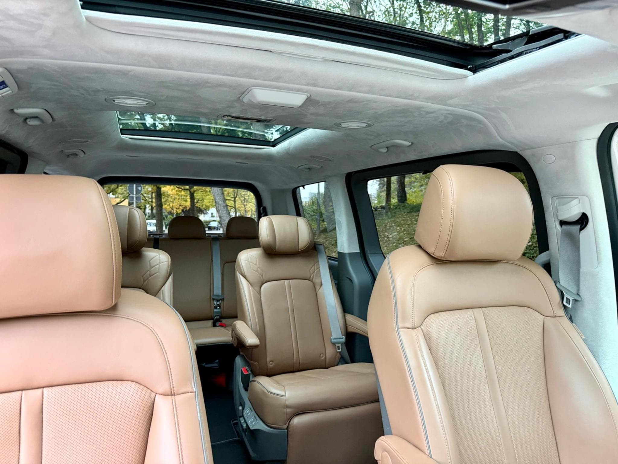 Hyundai Staria Premium Luxury-Bronze  7-seater (2024) - Foto 10