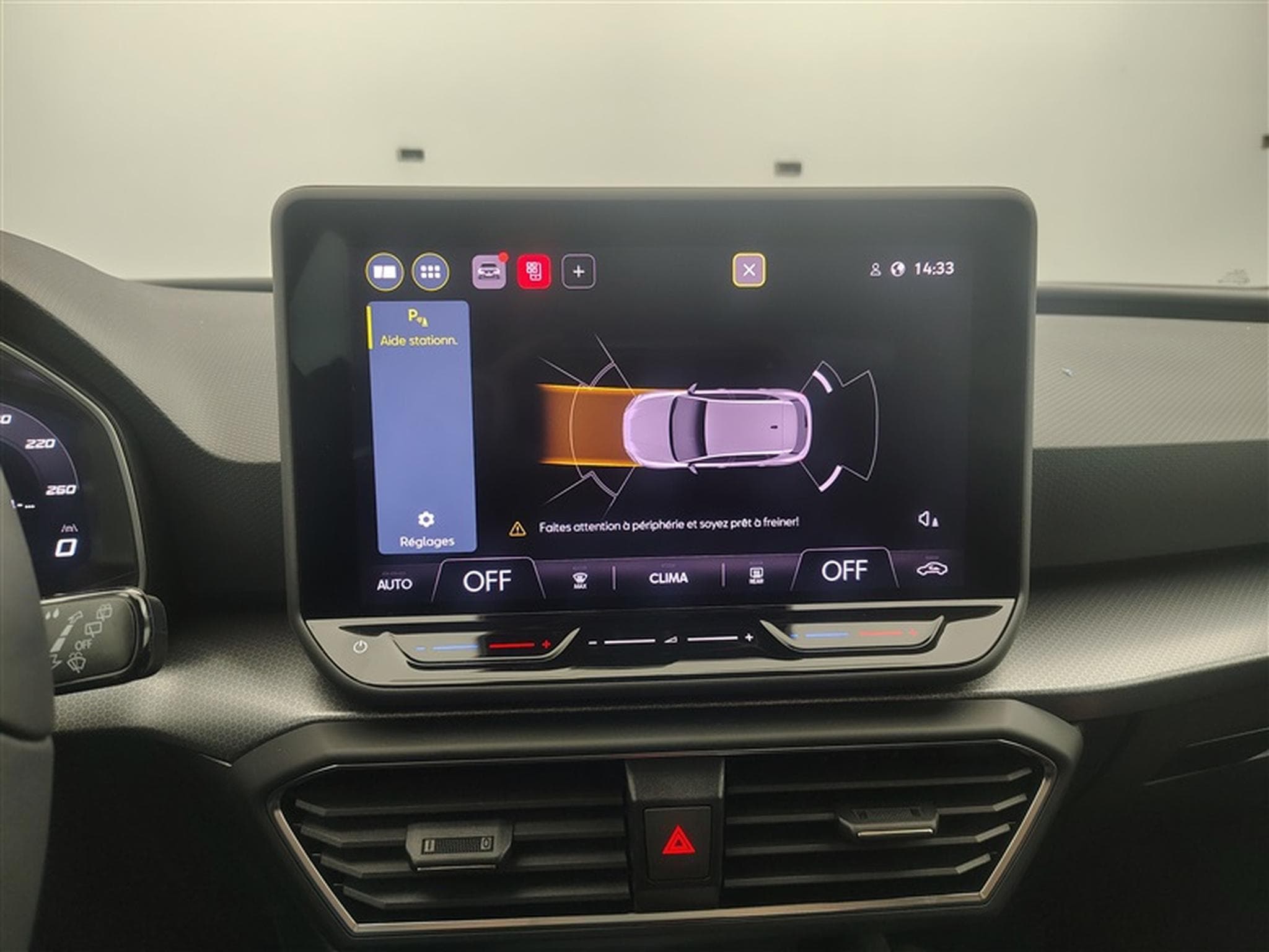 Seat Leon 1.5 eTSI 115cv DSG Style FULL LED / PDC AV+AR / JA 16" (2026) - Photo 18