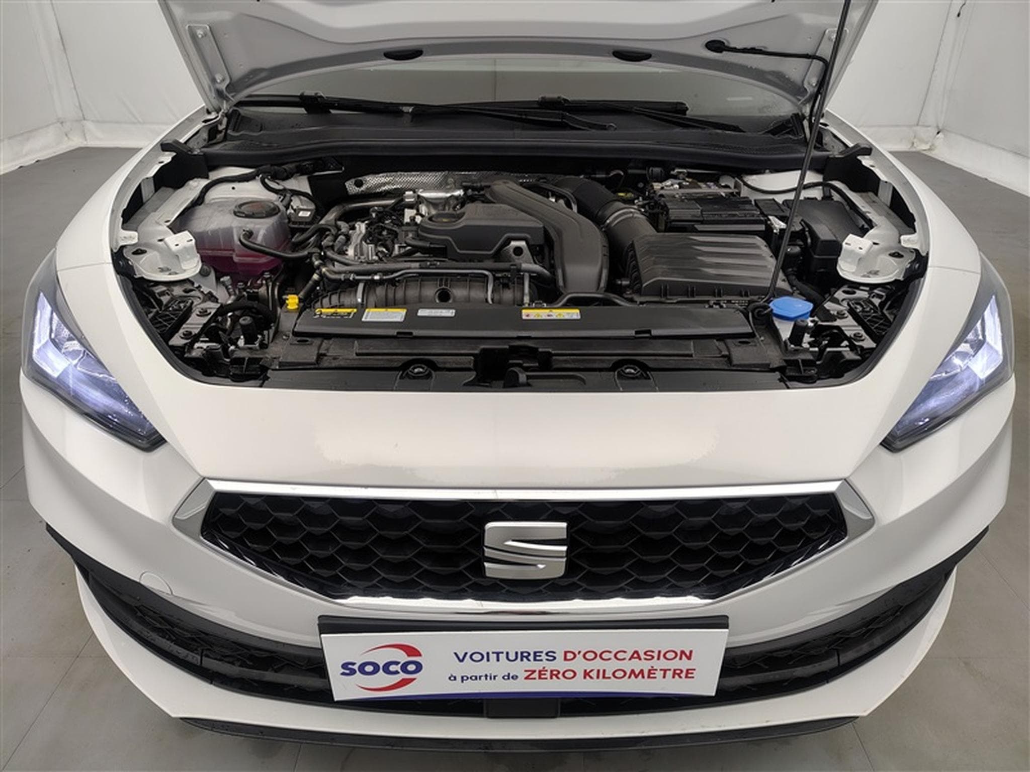 Seat Leon 1.5 eTSI 115cv DSG Style FULL LED / PDC AV+AR / JA 16" (2026) - Photo 19