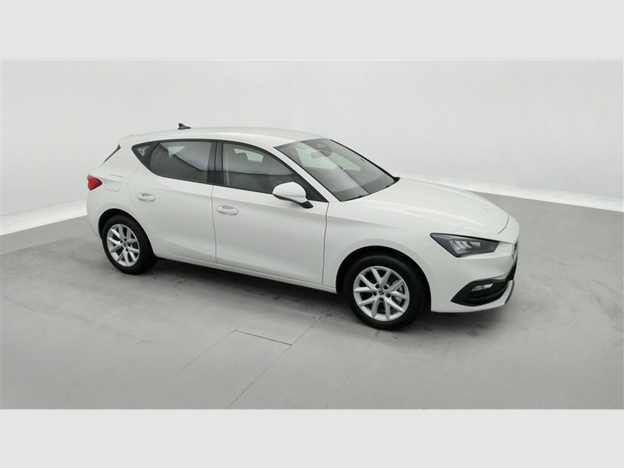Seat Leon 1.5 eTSI 115cv DSG Style FULL LED / PDC AV+AR / JA 16" (2026) - Photo 22