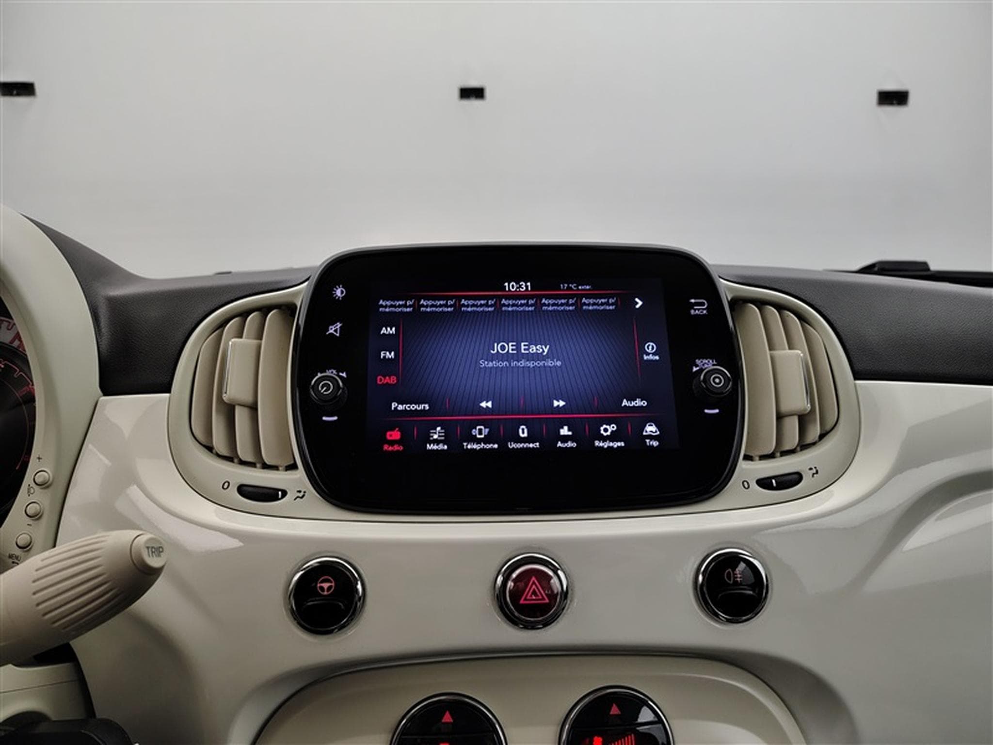 Fiat 500 1.0i MHEV Dolcevita CARPLAY / CLIM AUTO / CUIR PARTIEL (2022) - Photo 11