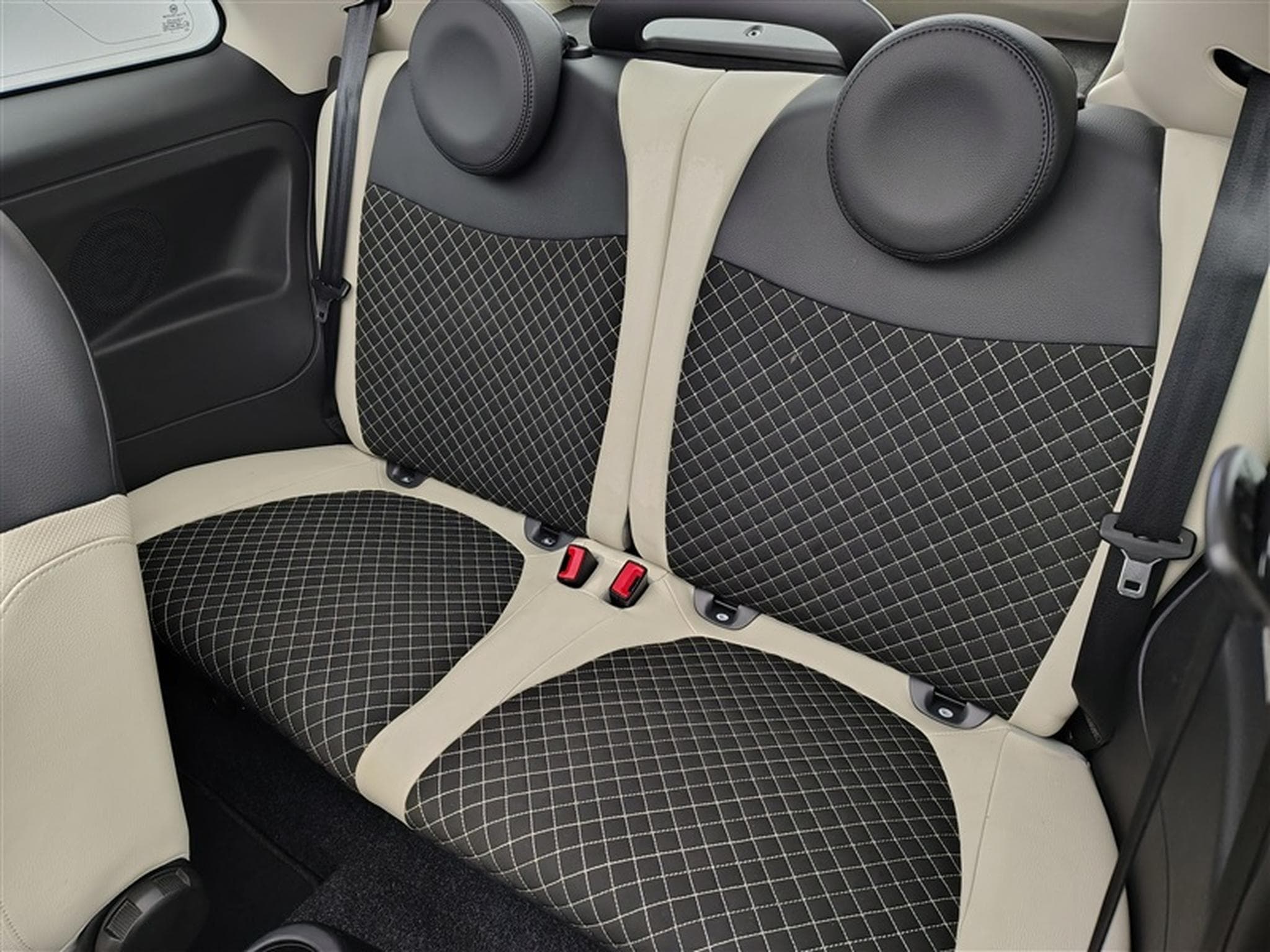 Fiat 500 1.0i MHEV Dolcevita CARPLAY / CLIM AUTO / CUIR PARTIEL (2022) - Photo 13