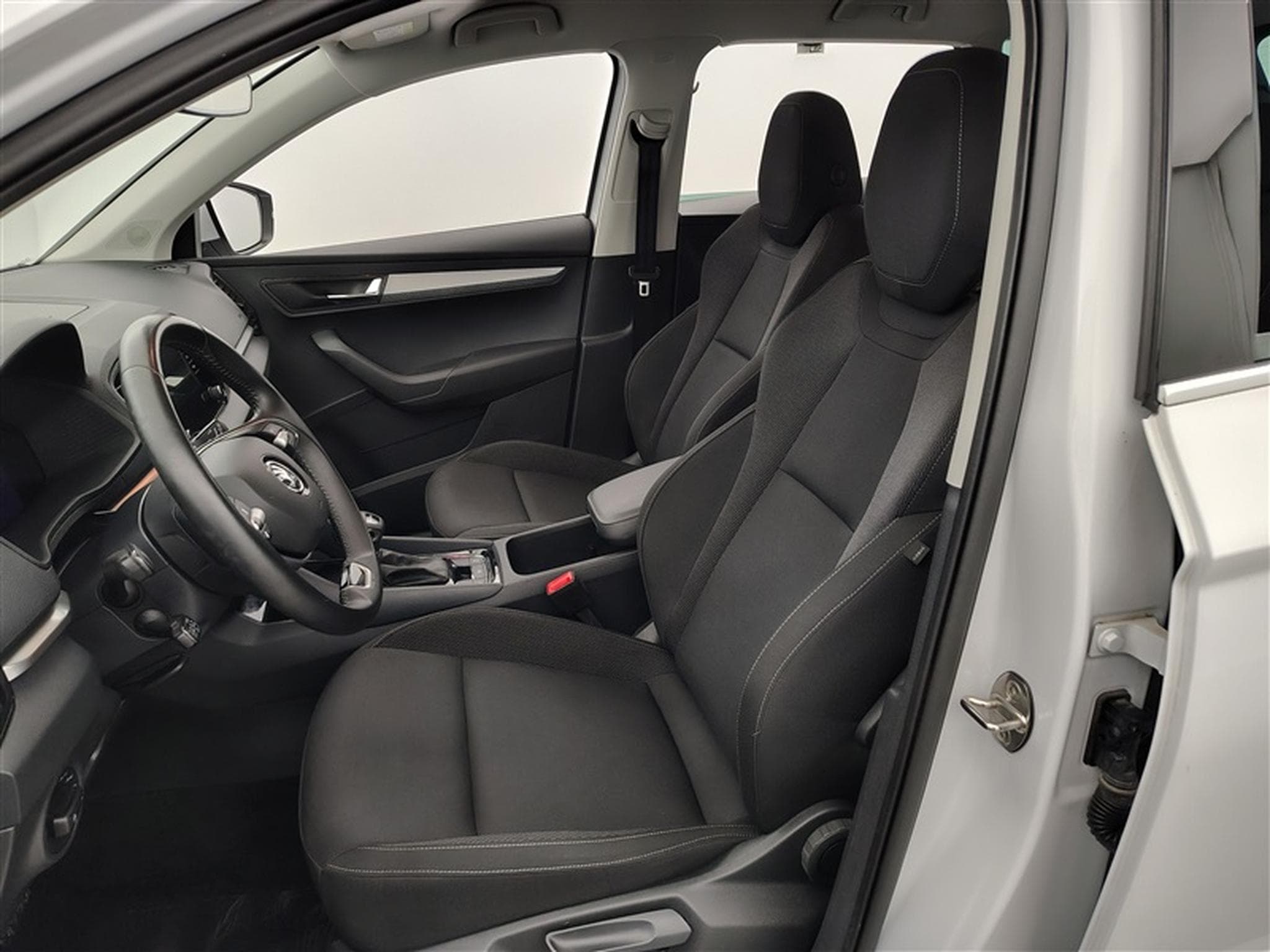 Skoda Karoq 1.5 TSI ACT Selection DSG (2024) - Photo 7