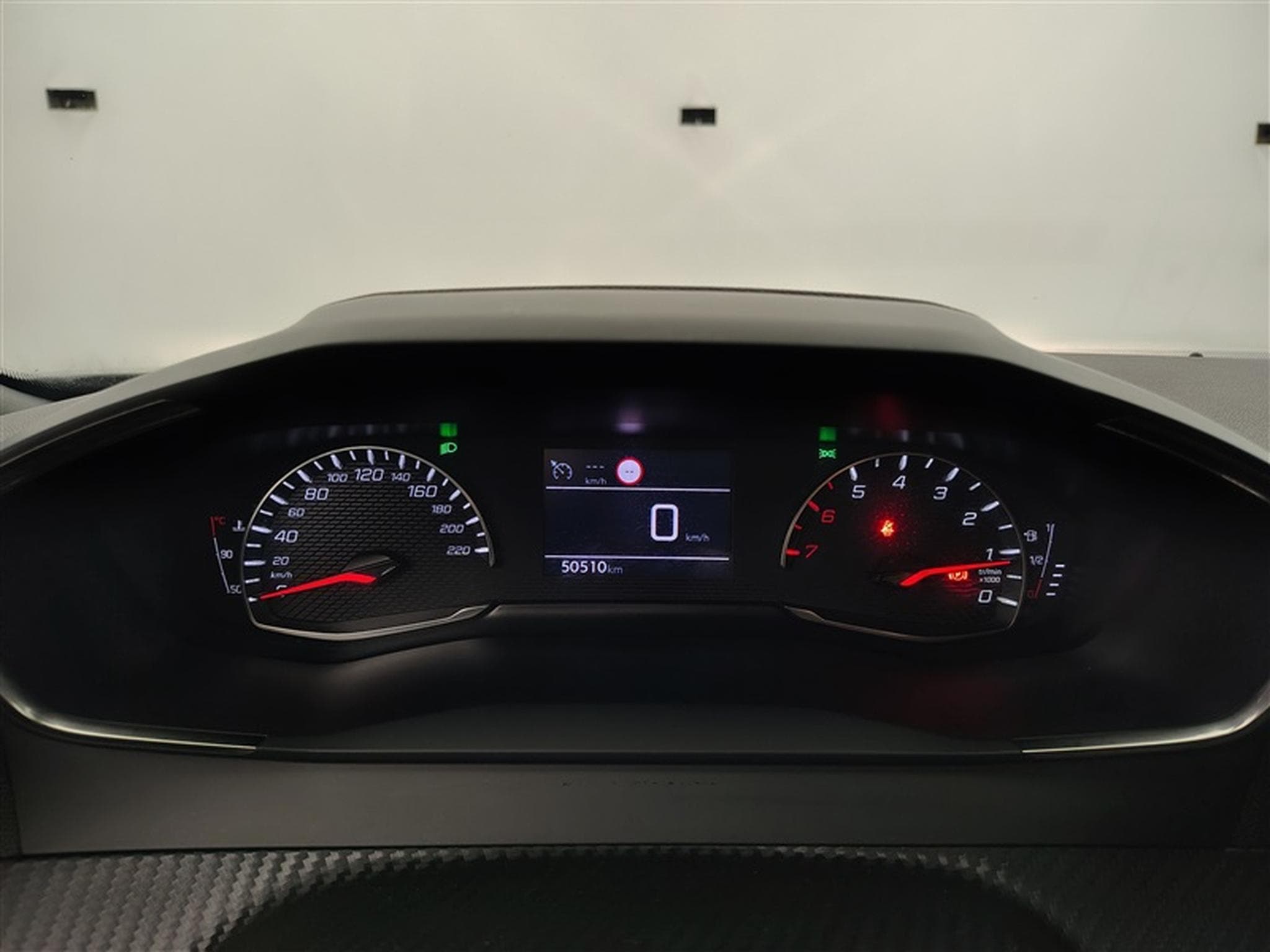 Peugeot 2008 1.2 Active Pack 130CV/NAVI/LED/JA16/PDC (2023) - Photo 10