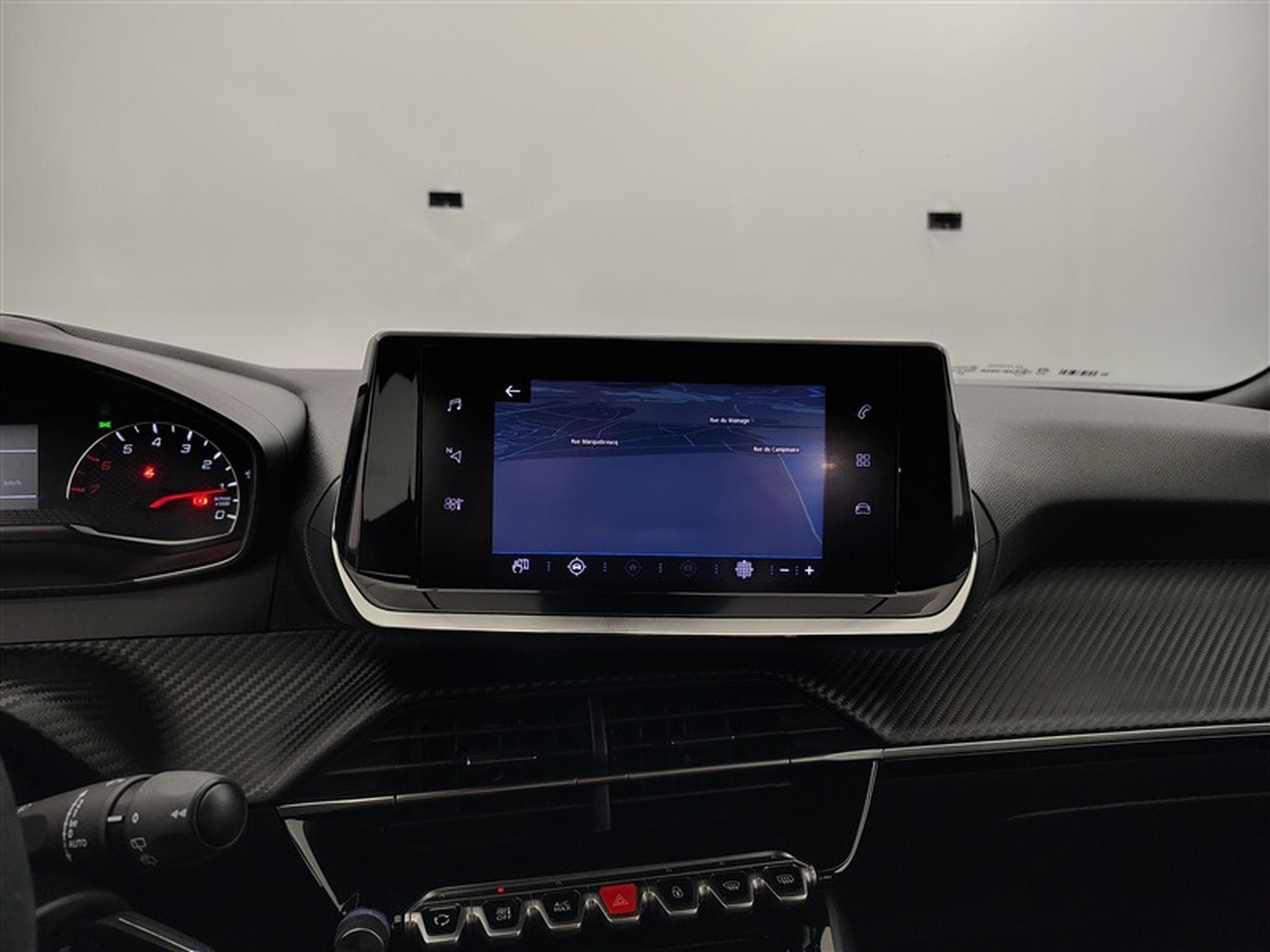 Peugeot 2008 1.2 Active Pack 130CV/NAVI/LED/JA16/PDC (2023) - Photo 11