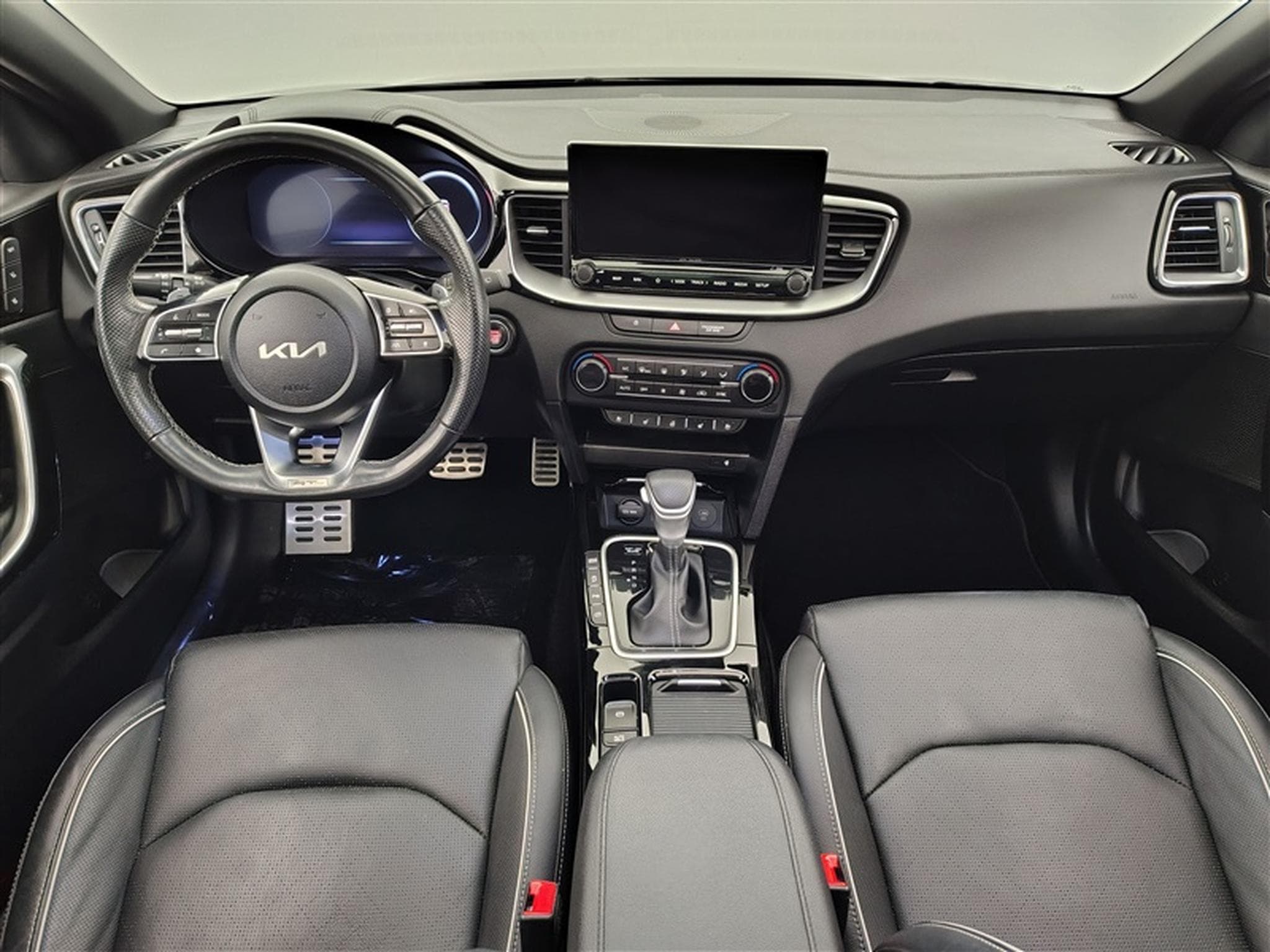 Kia XCeed 1.6 CRDI GT Line MHEV DCT (2023) - Photo 8