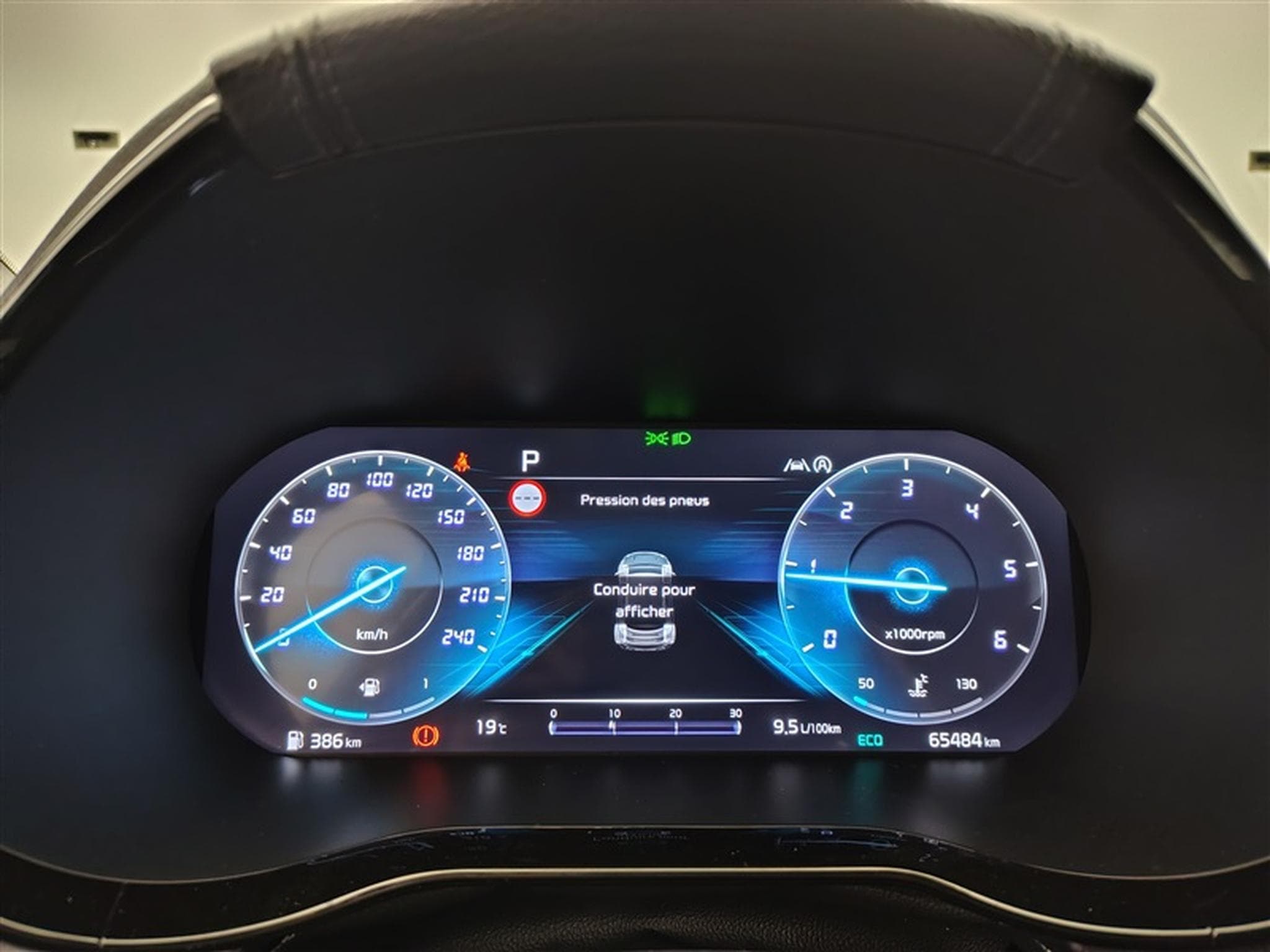 Kia XCeed 1.6 CRDI GT Line MHEV DCT (2023) - Photo 10