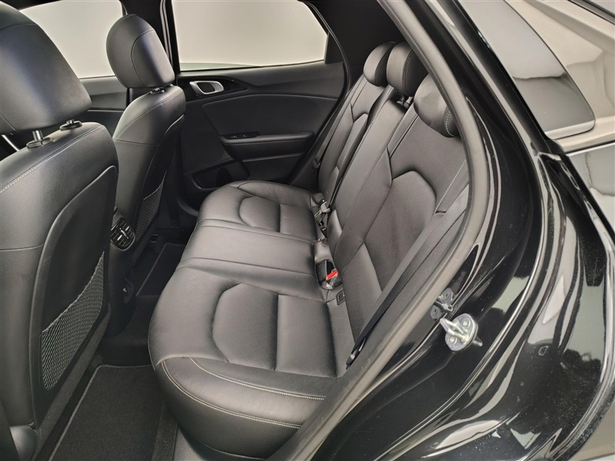 Kia XCeed 1.6 CRDI GT Line MHEV DCT (2023) - Photo 13