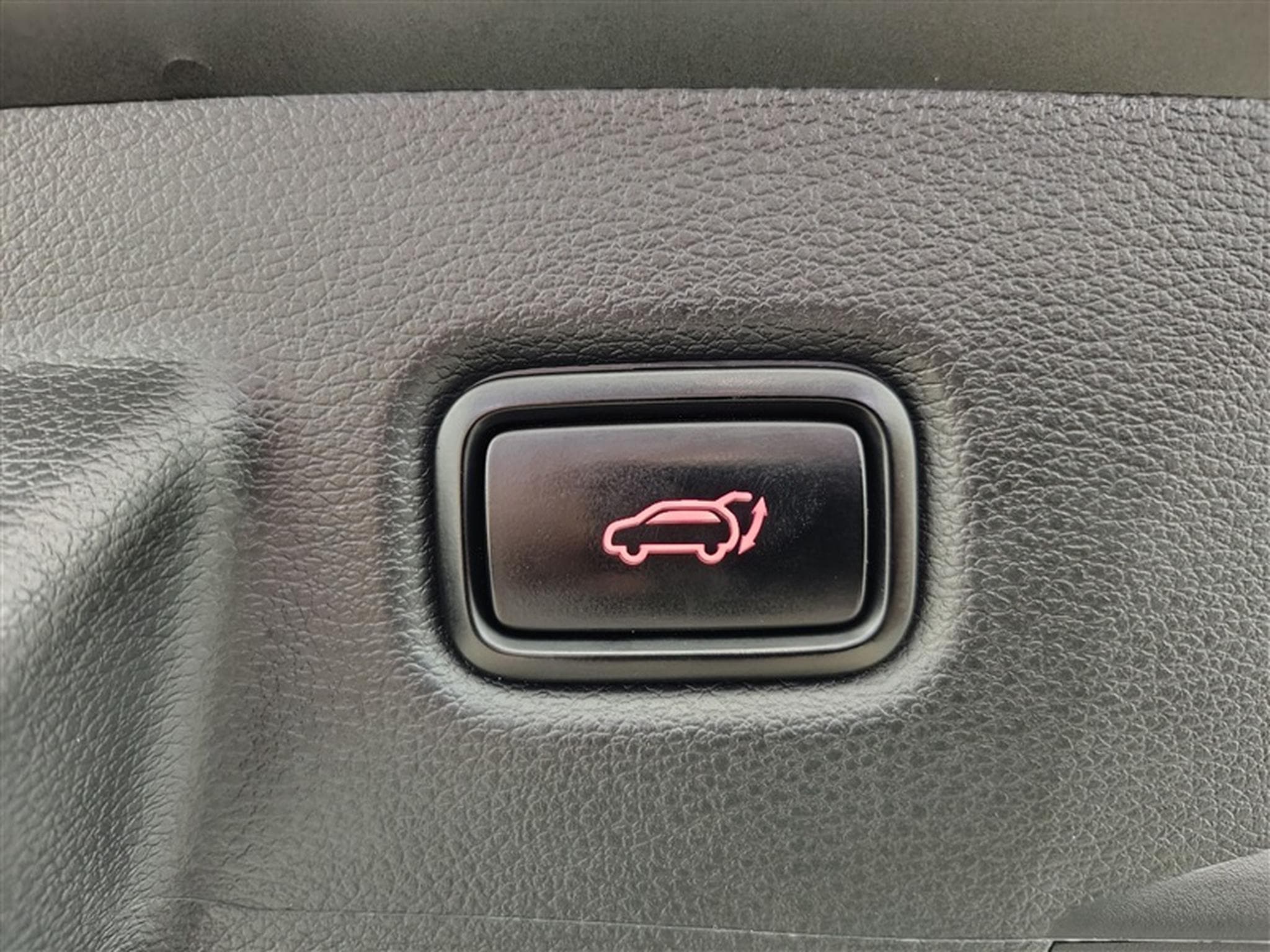 Kia XCeed 1.6 CRDI GT Line MHEV DCT (2023) - Photo 20