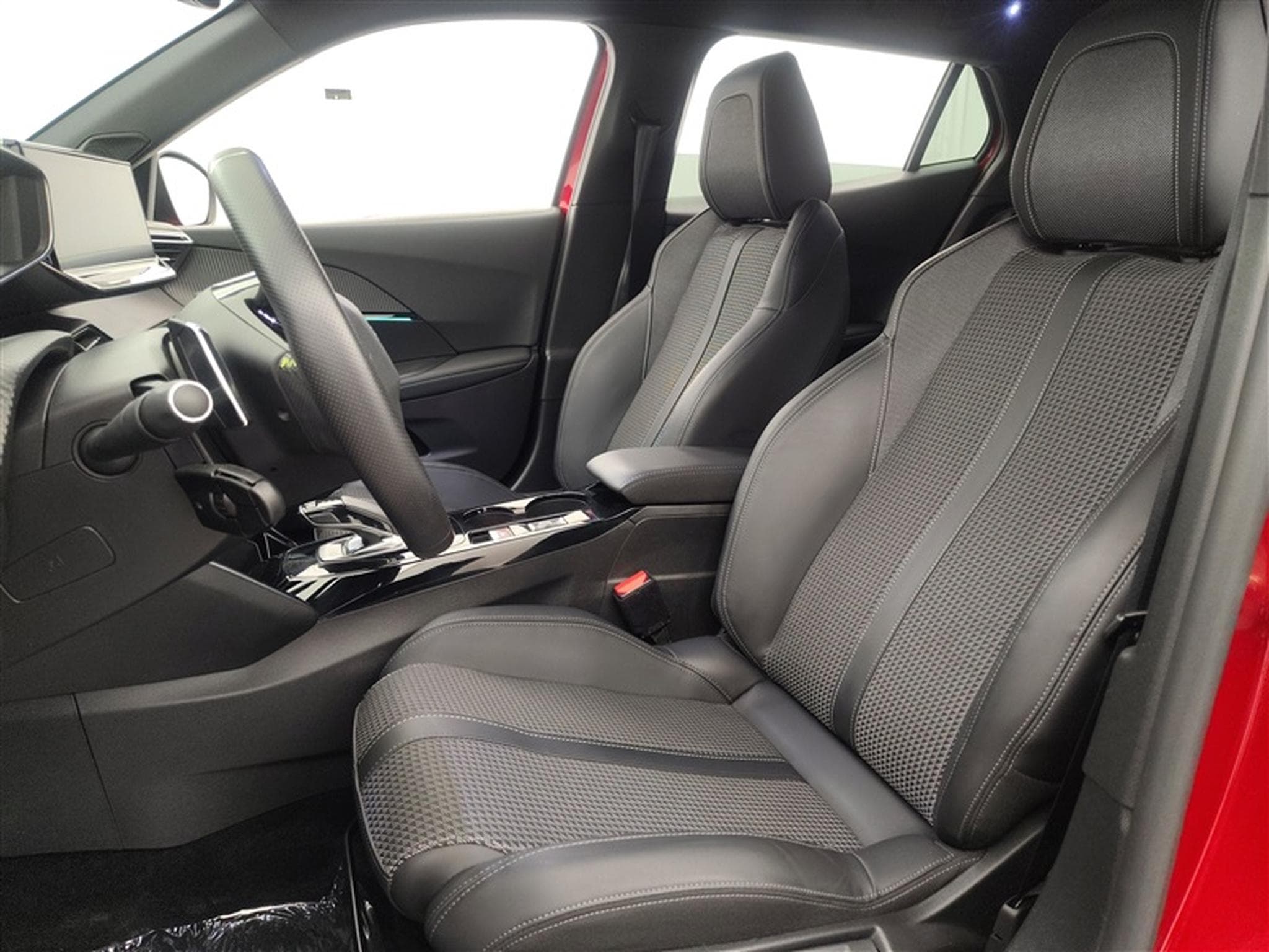 Peugeot 2008 1.5 BlueHDi GT S&S (EU6.3) (2021) - Photo 7