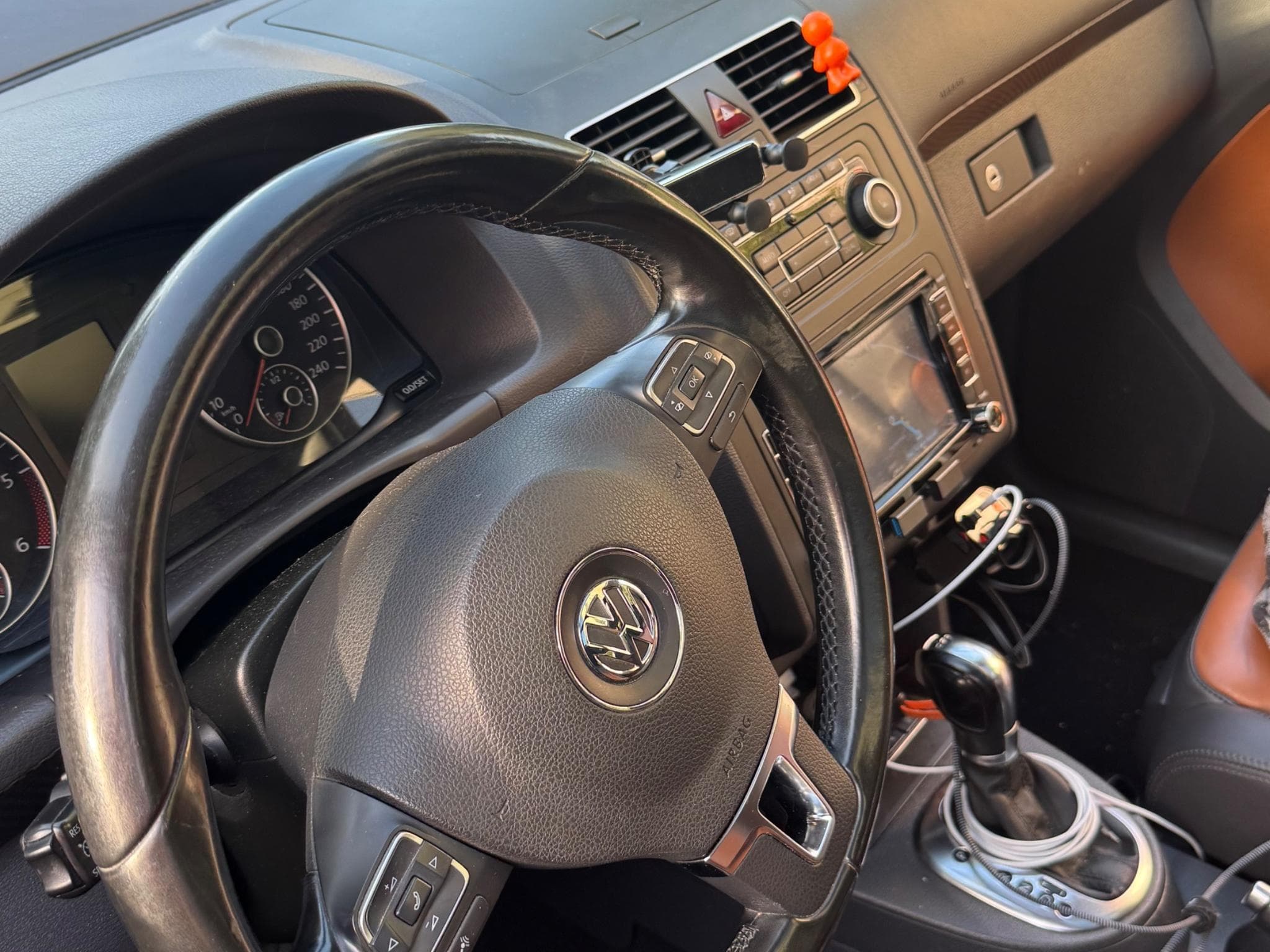 VW Touran Highline (2011) - Foto 8