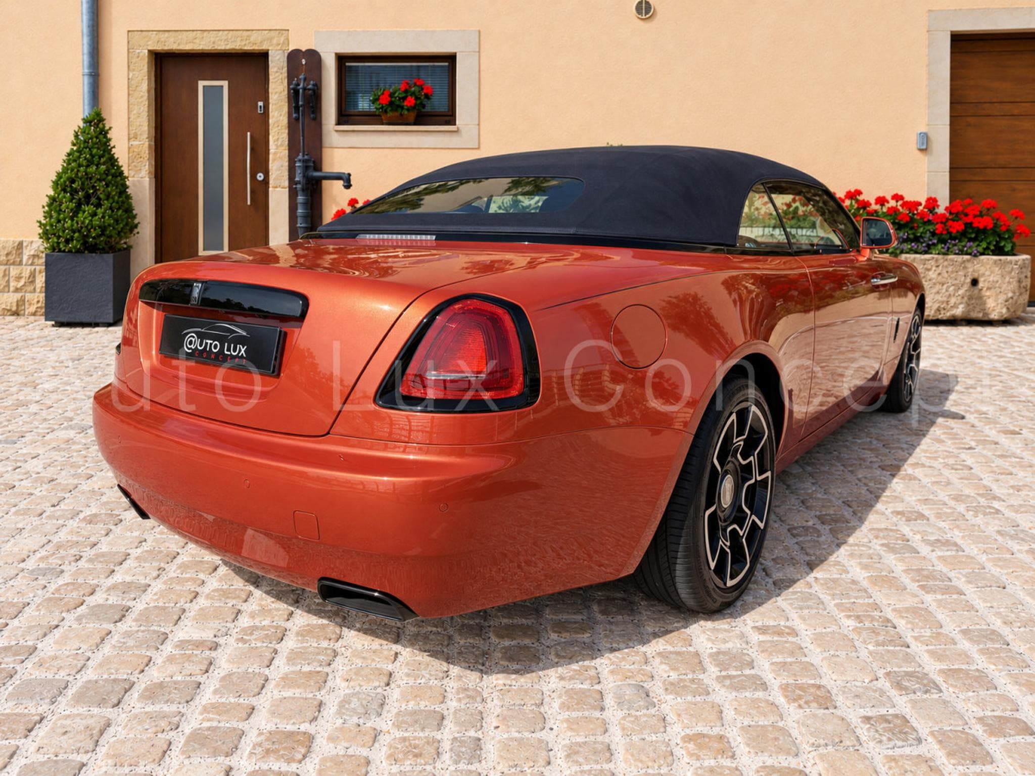 Rolls-Royce Dawn 6.6 V12 Black Badge 600 ch (2022) - Photo 5