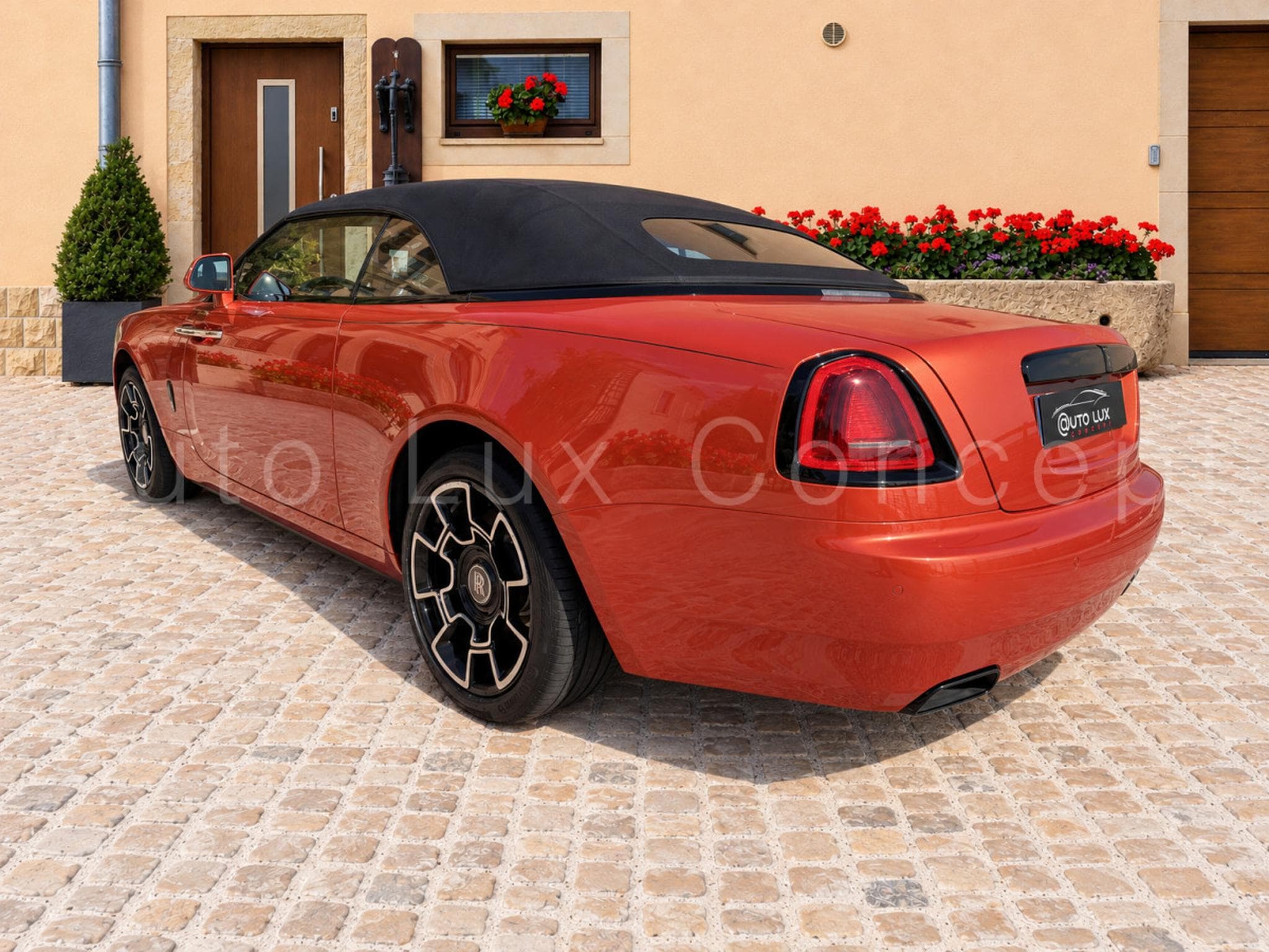 Rolls-Royce Dawn 6.6 V12 Black Badge 600 ch (2022) - Photo 7
