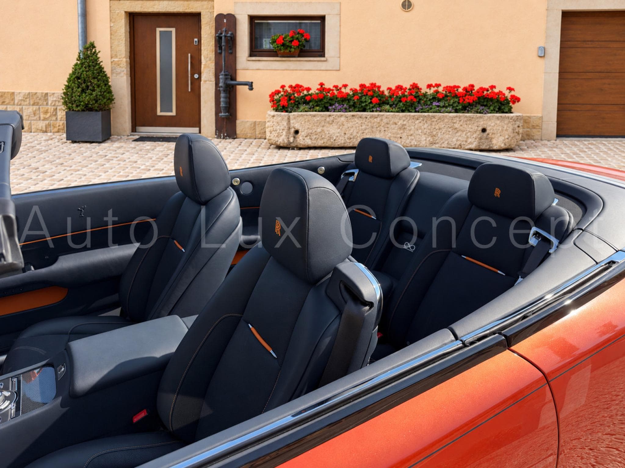 Rolls-Royce Dawn 6.6 V12 Black Badge 600 ch (2022) - Photo 12