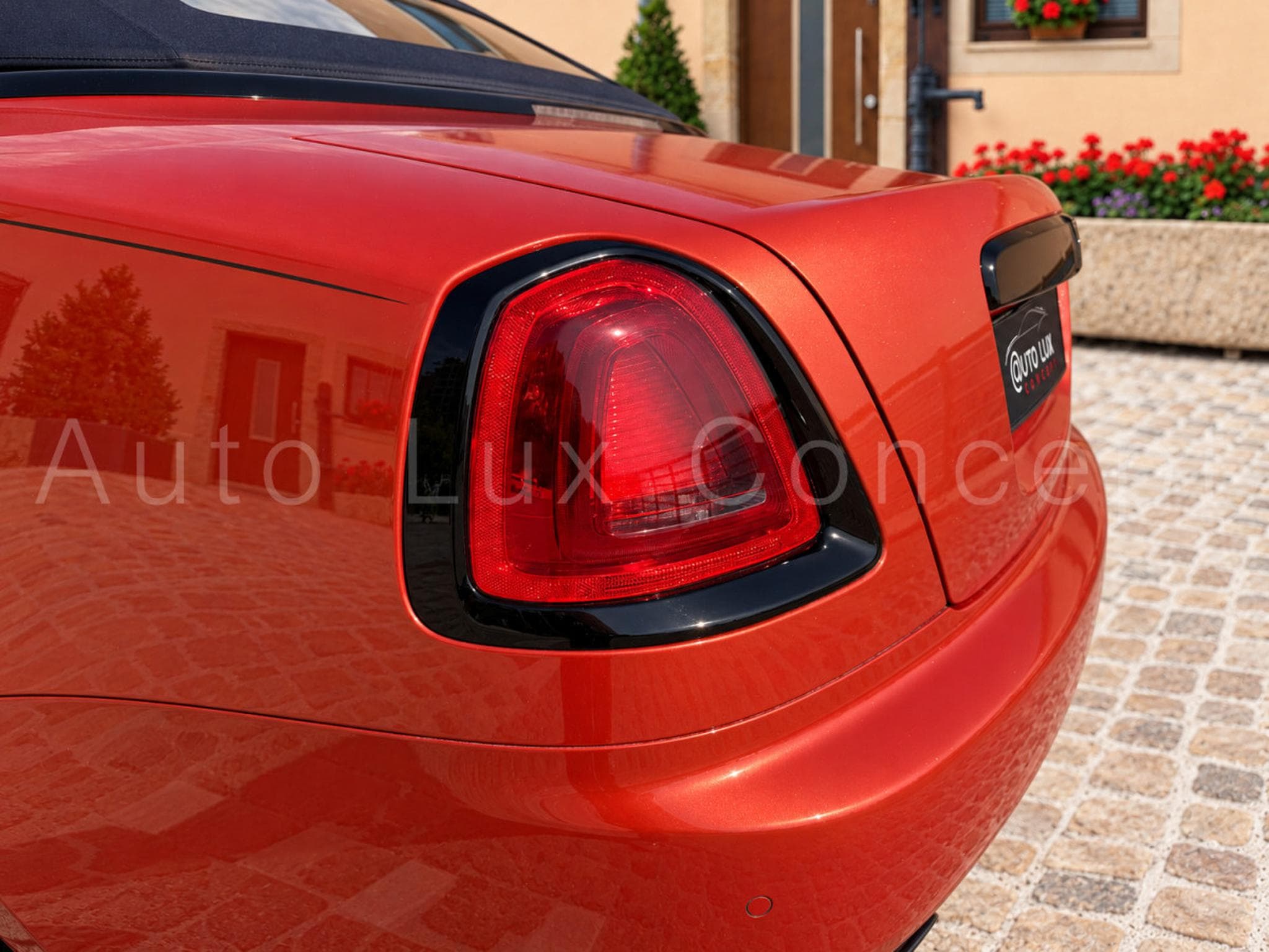 Rolls-Royce Dawn 6.6 V12 Black Badge 600 ch (2022) - Photo 15