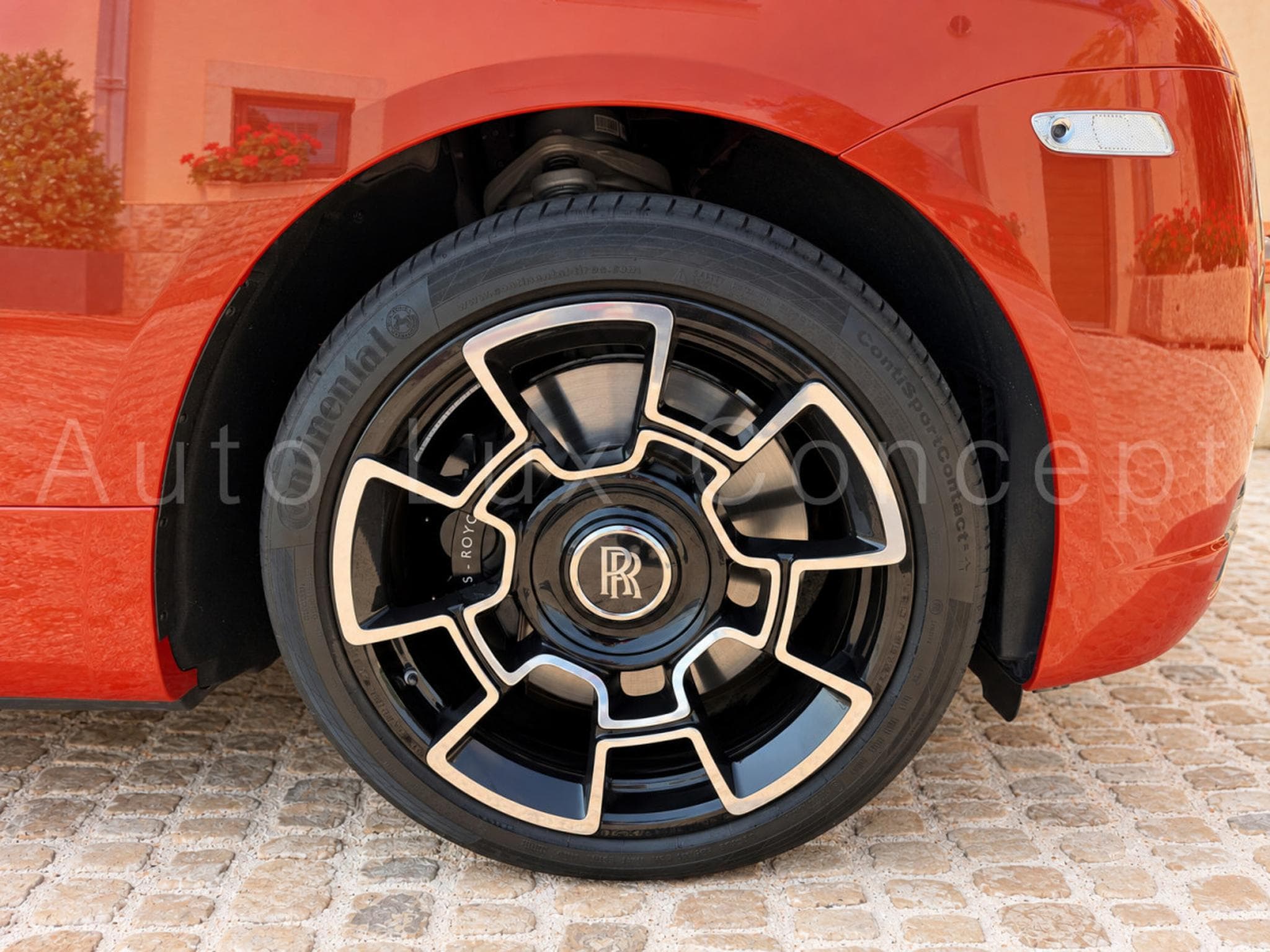 Rolls-Royce Dawn 6.6 V12 Black Badge 600 ch (2022) - Photo 17