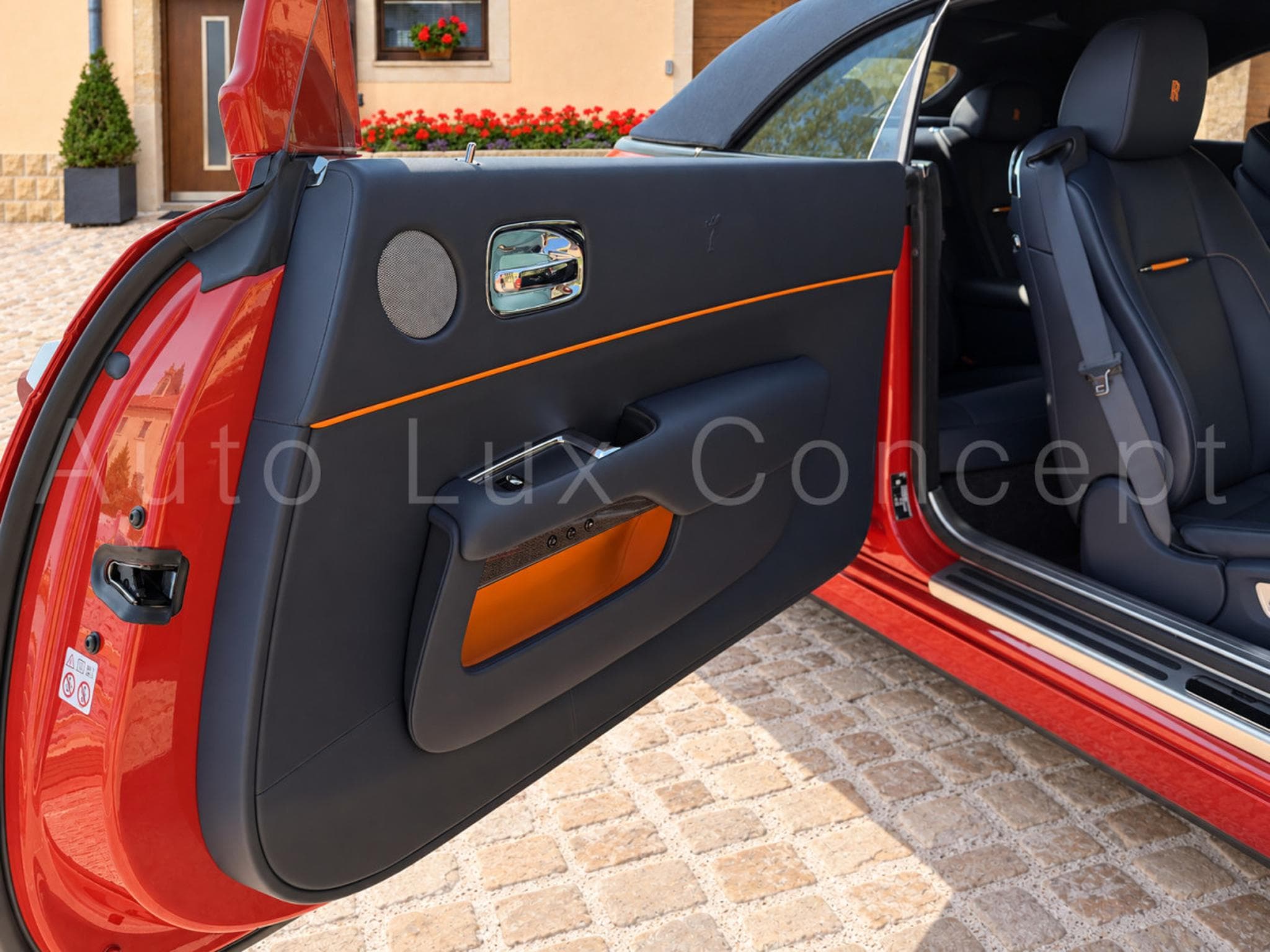 Rolls-Royce Dawn 6.6 V12 Black Badge 600 ch (2022) - Photo 19