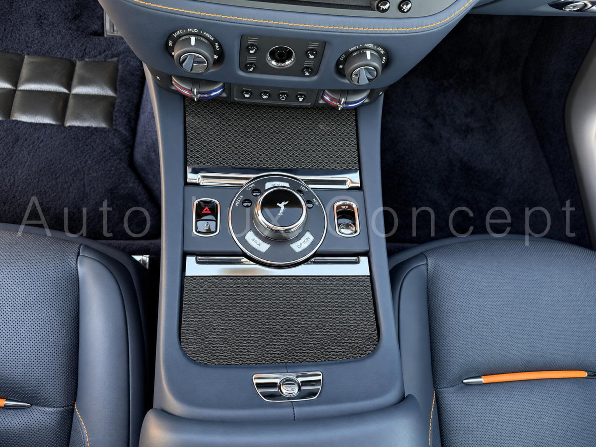 Rolls-Royce Dawn 6.6 V12 Black Badge 600 ch (2022) - Photo 23