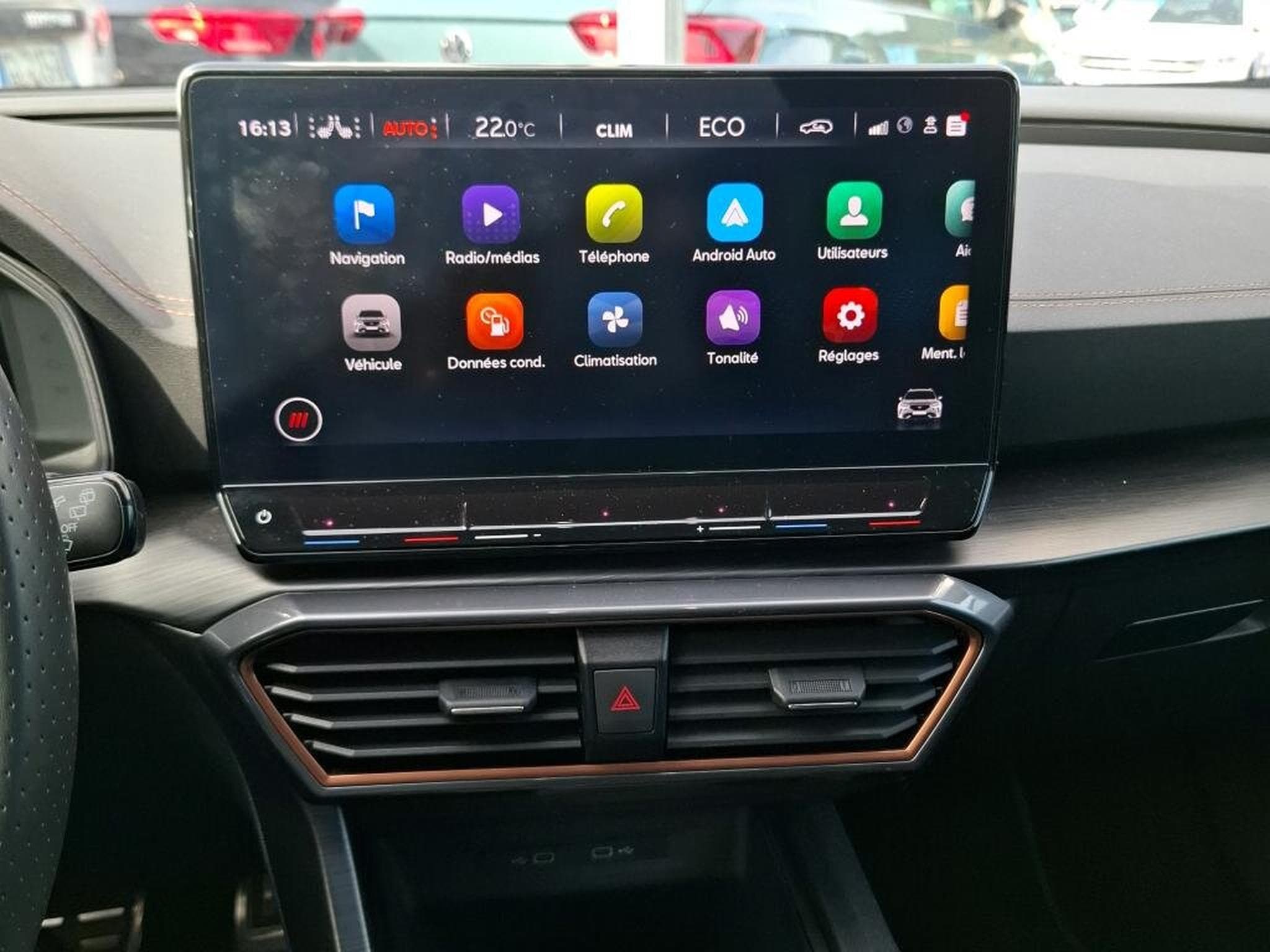 Cupra Formentor PHEV 245cv MAT/SIEGES ELEC/VOLANT SUPERSPORT (2024) - Photo 6