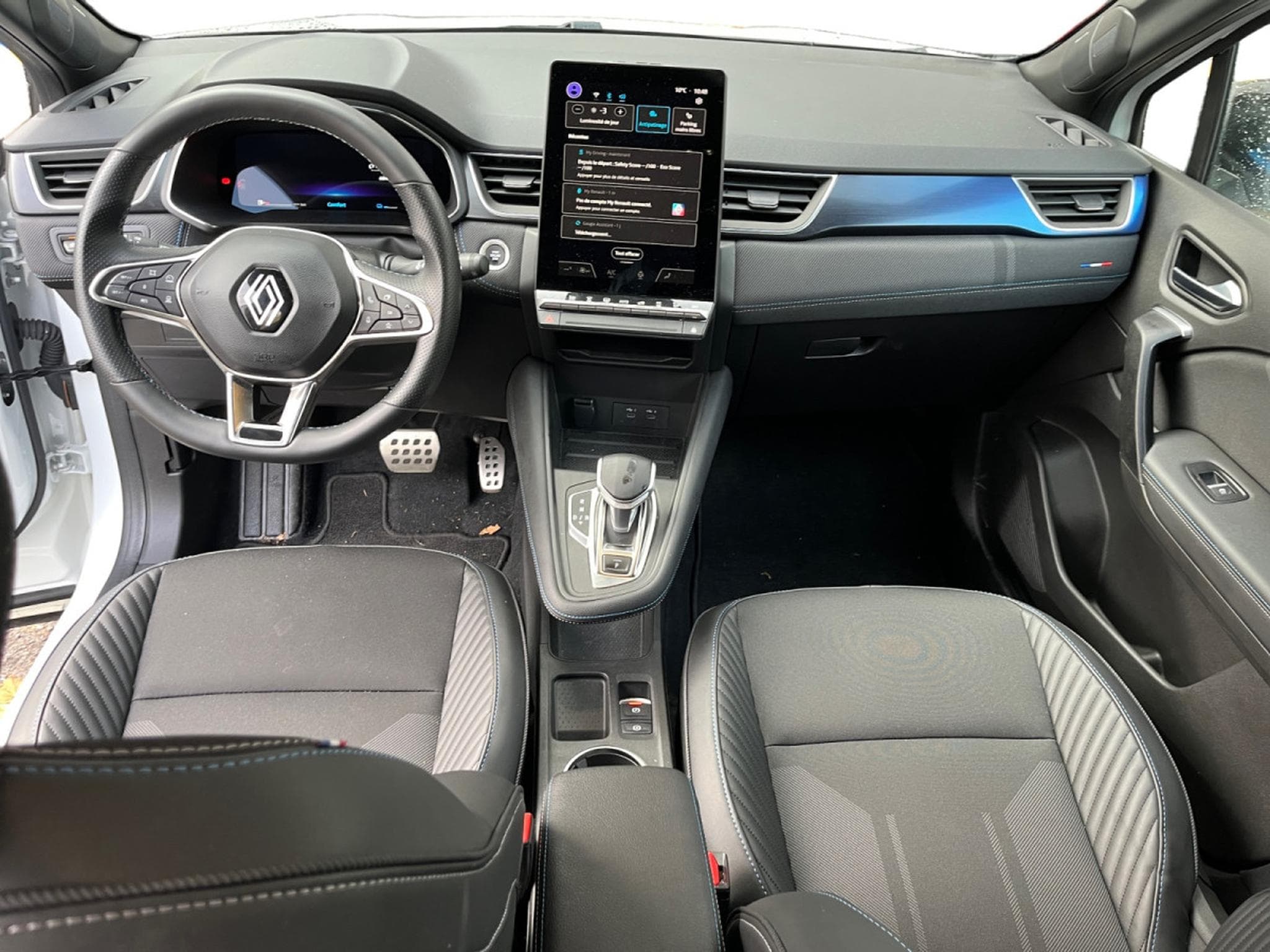 Renault Captur 1.6 Esprit Alpine E-Tech Full Hybrid (2025) - Photo 8