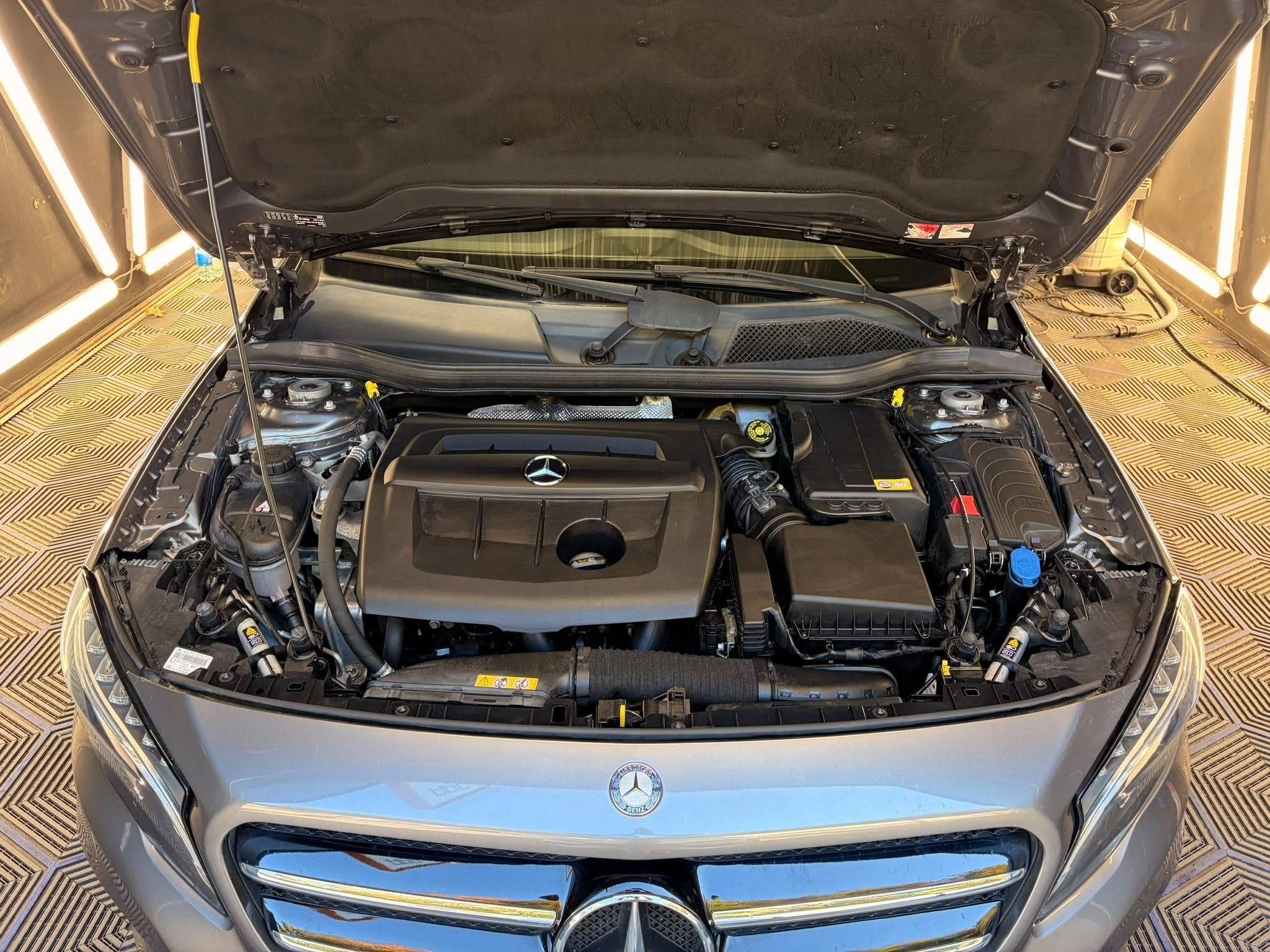 Mercedes GLA 180 CDI BVM6 SENSATION (2015) - Photo 5