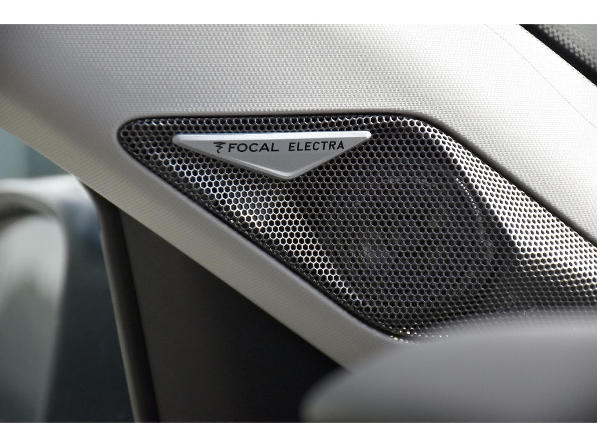 DS Automobiles DS3 1.2 PureTech EAT8 Rivoli CUIR GPS CAM LANE SIDE FOCAL 1°MAIN (2023) - Photo 20