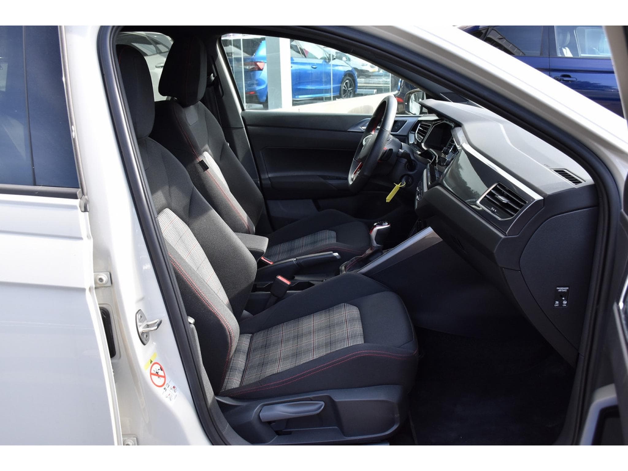 VW Polo 2.0 TSI DSG ACC TRAVEL PARK IQ.LIGHT 1° MAIN (2025) - Foto 7