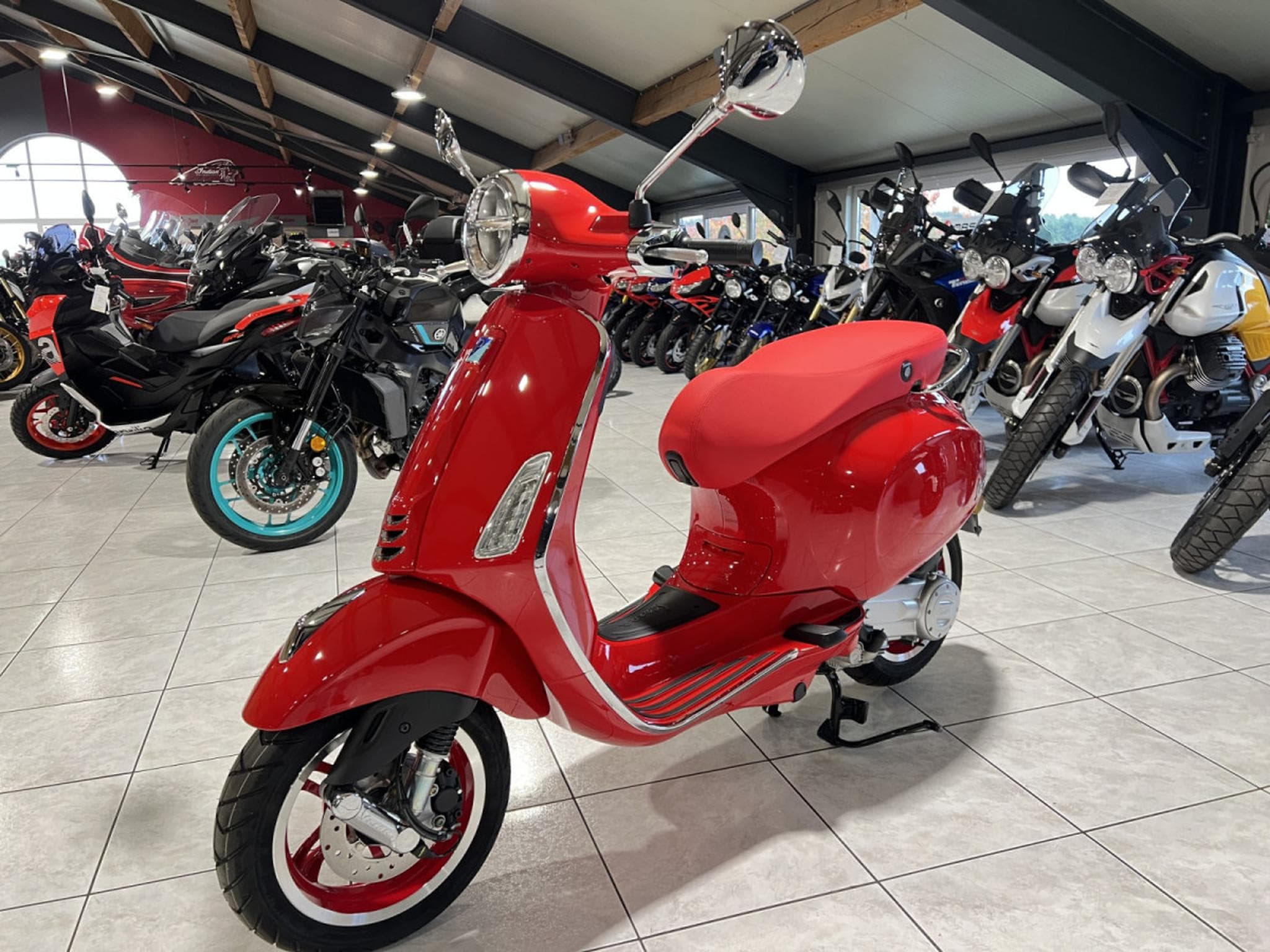 Vespa Primavera RED classe B 45 Km/h (2026) - Photo 2