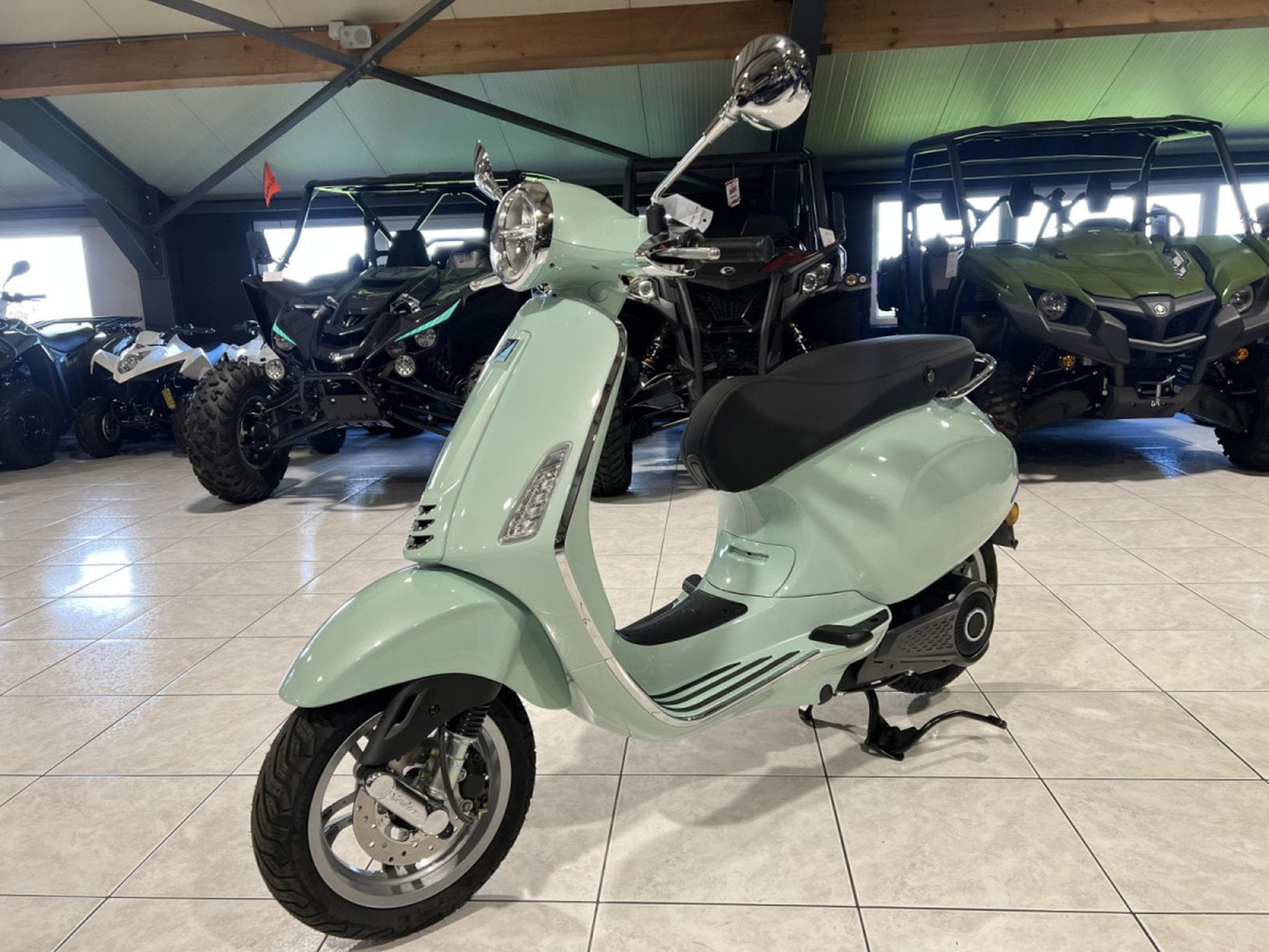 Vespa Elettrica 45 Km/h (2024) - Photo 2
