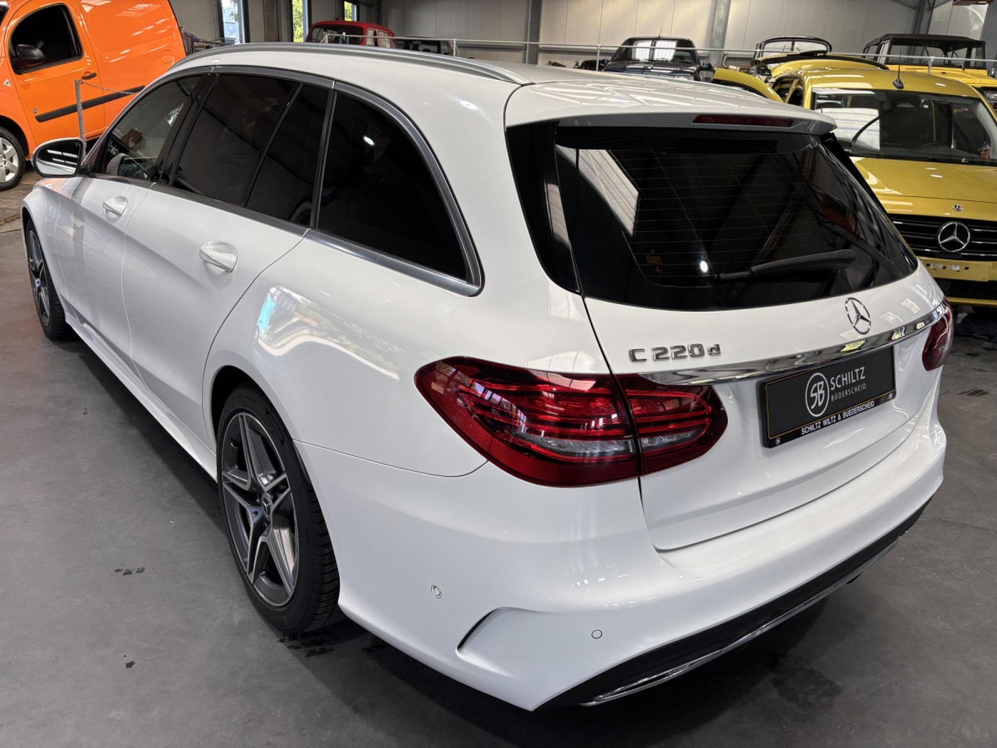 Mercedes C 220 AMG LINE (2019) - Photo 5