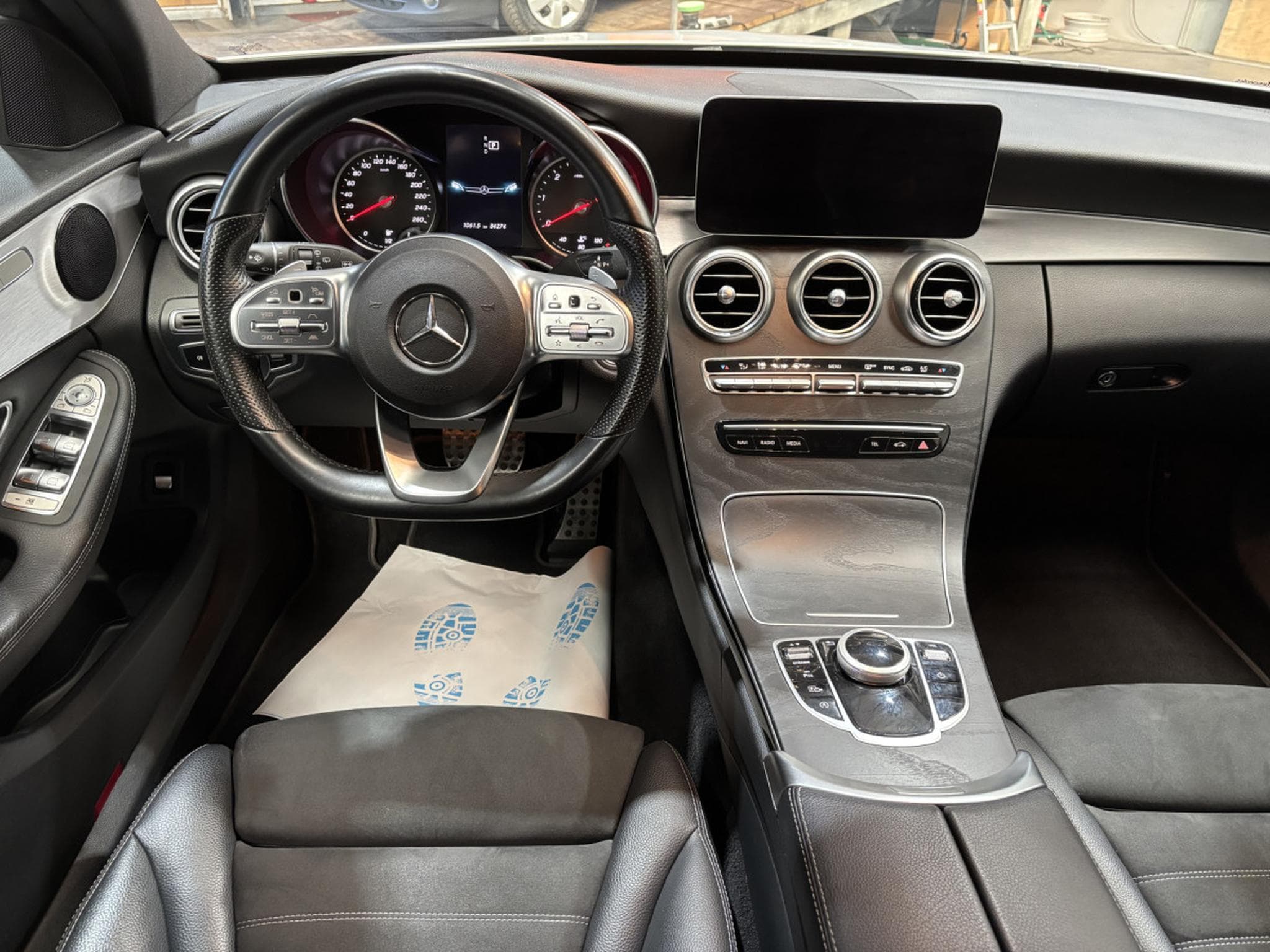 Mercedes C 220 AMG LINE (2019) - Photo 11