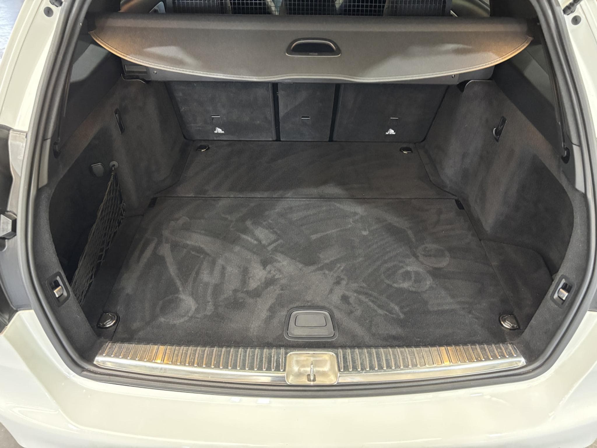 Mercedes C 220 AMG LINE (2019) - Photo 14