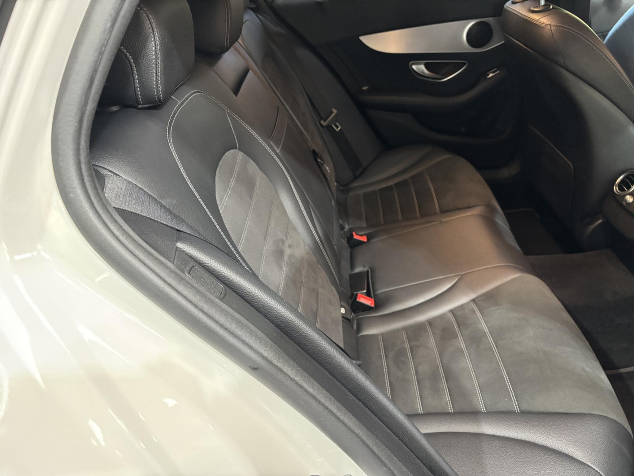 Mercedes C 220 AMG LINE (2019) - Photo 13