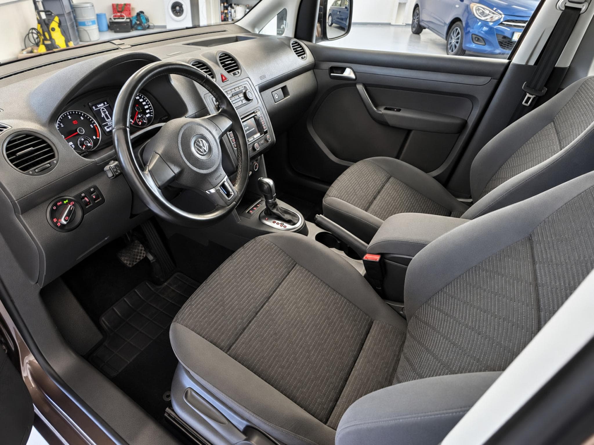 VW Caddy 1.6 Tdi 102 Comfortline DSG (2014) - Photo 5