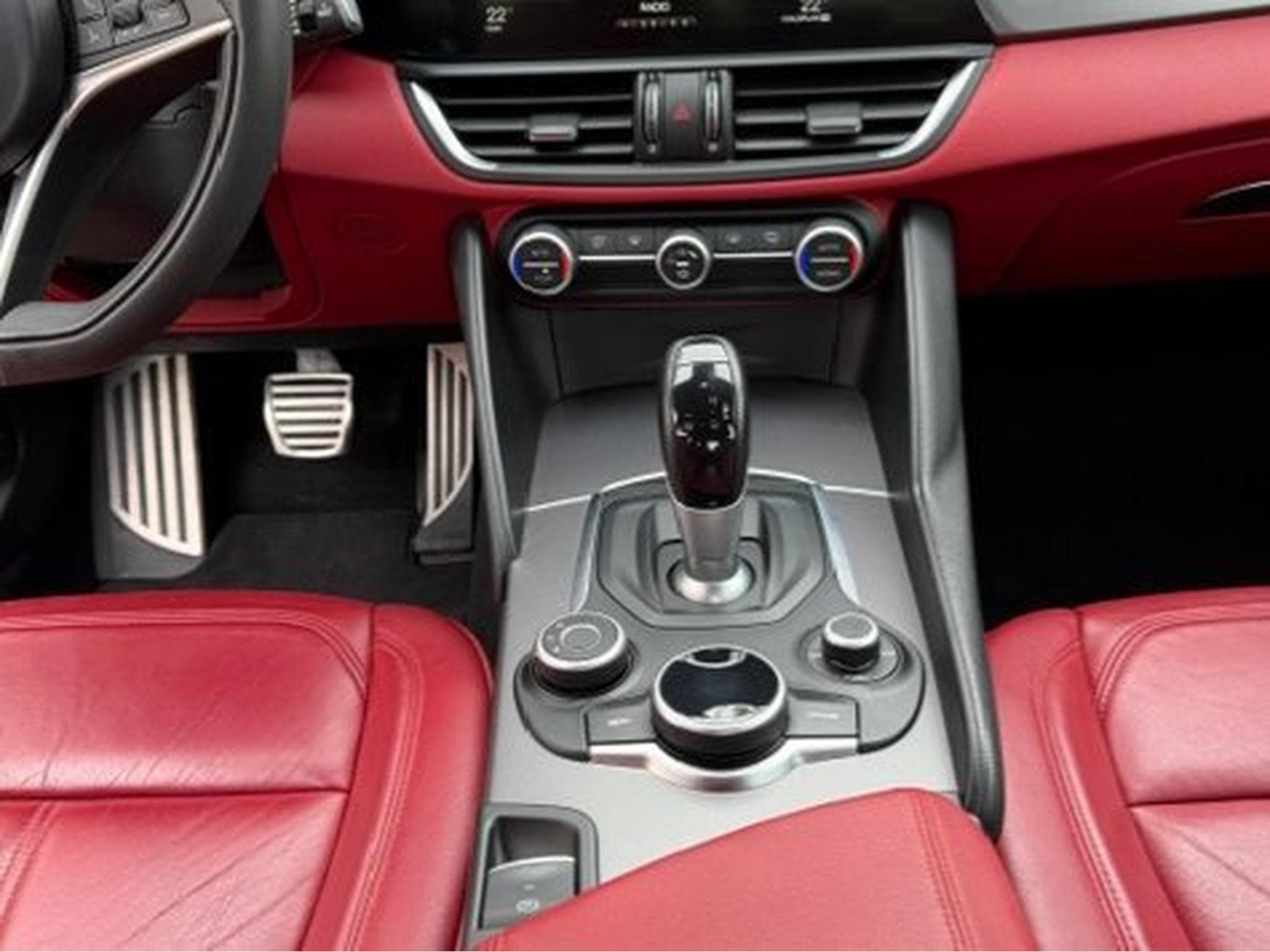 Alfa-Romeo Giulia Super (2018) - Photo 4