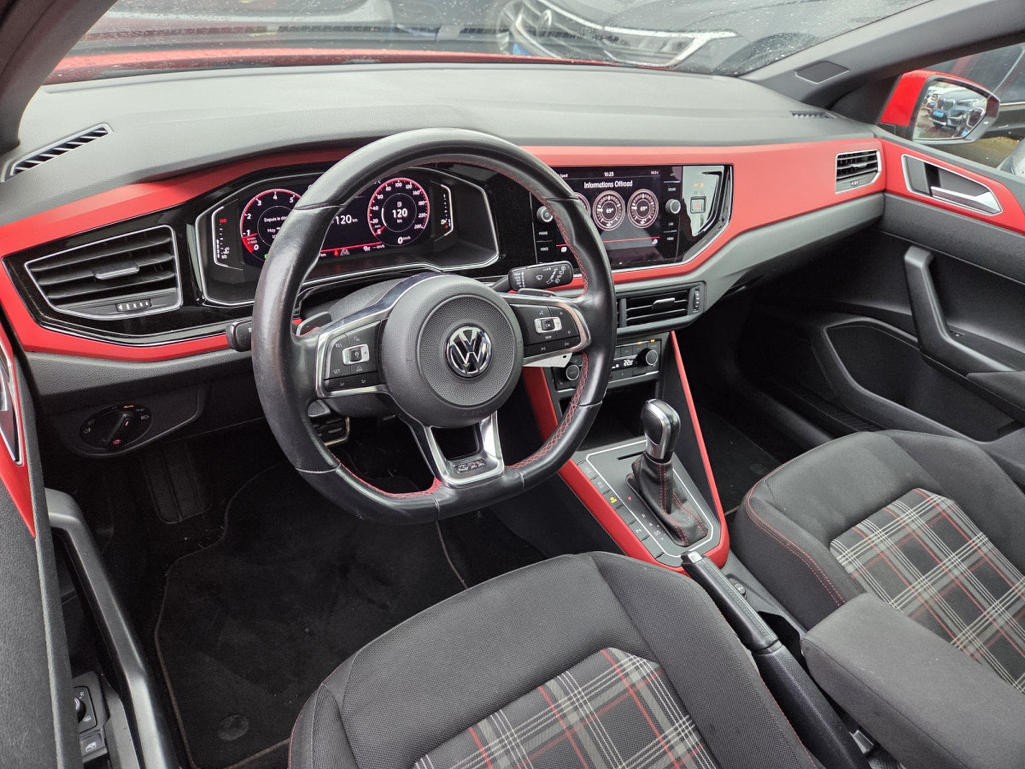 VW Polo 200CV (2020) - Photo 7
