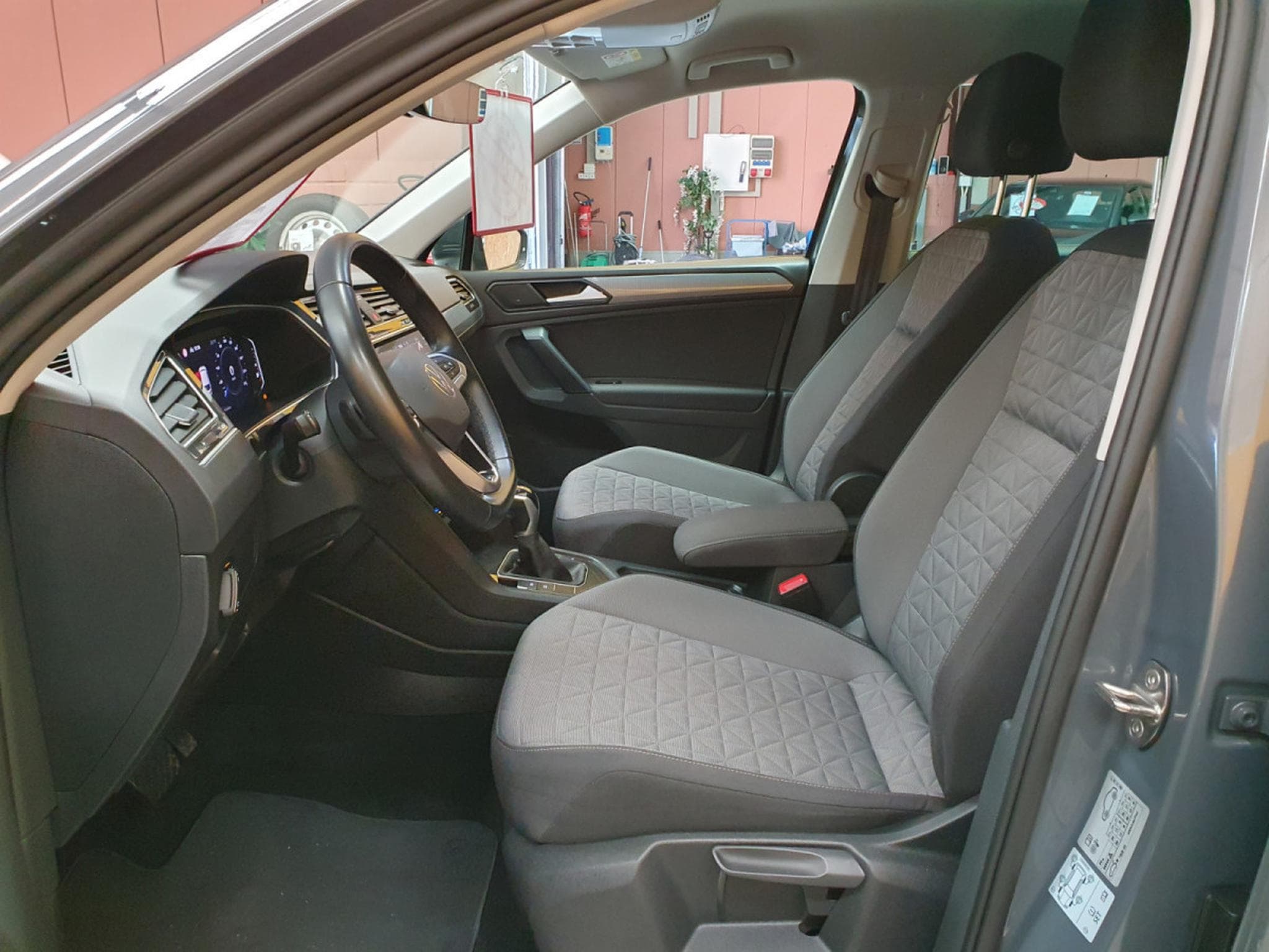 VW Tiguan 2.0TDI 150 LIFE (2021) - Photo 6