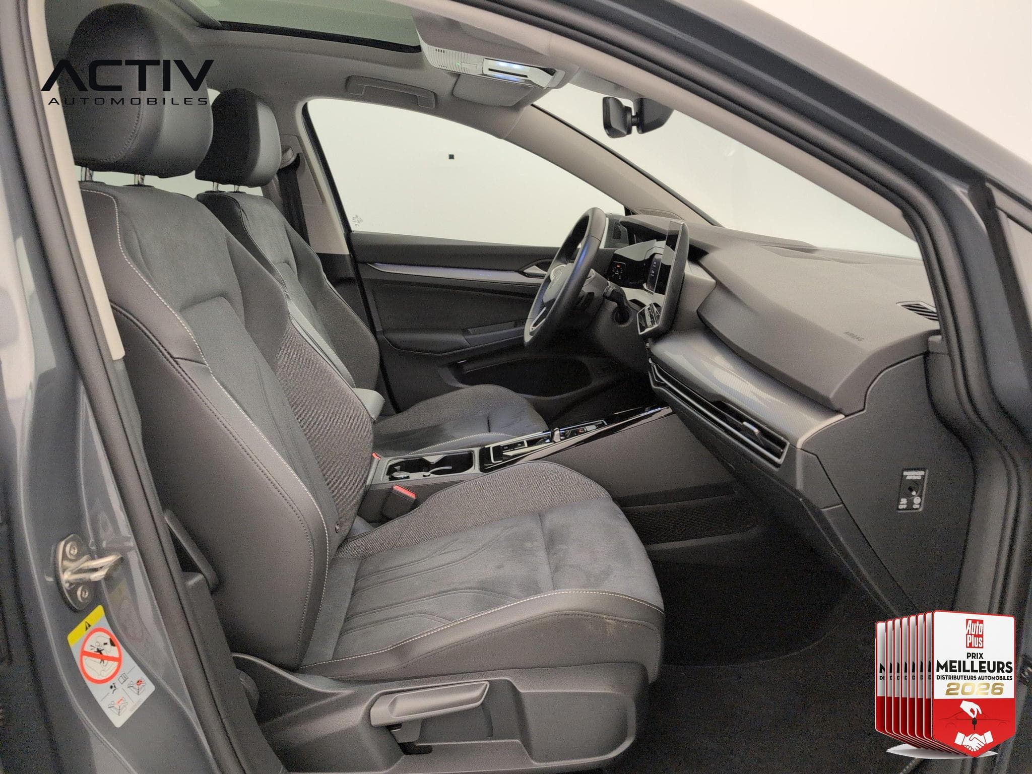 VW GOLF 1.5 EHYBRID 204 DSG6 STYLE (2025) - Photo 9