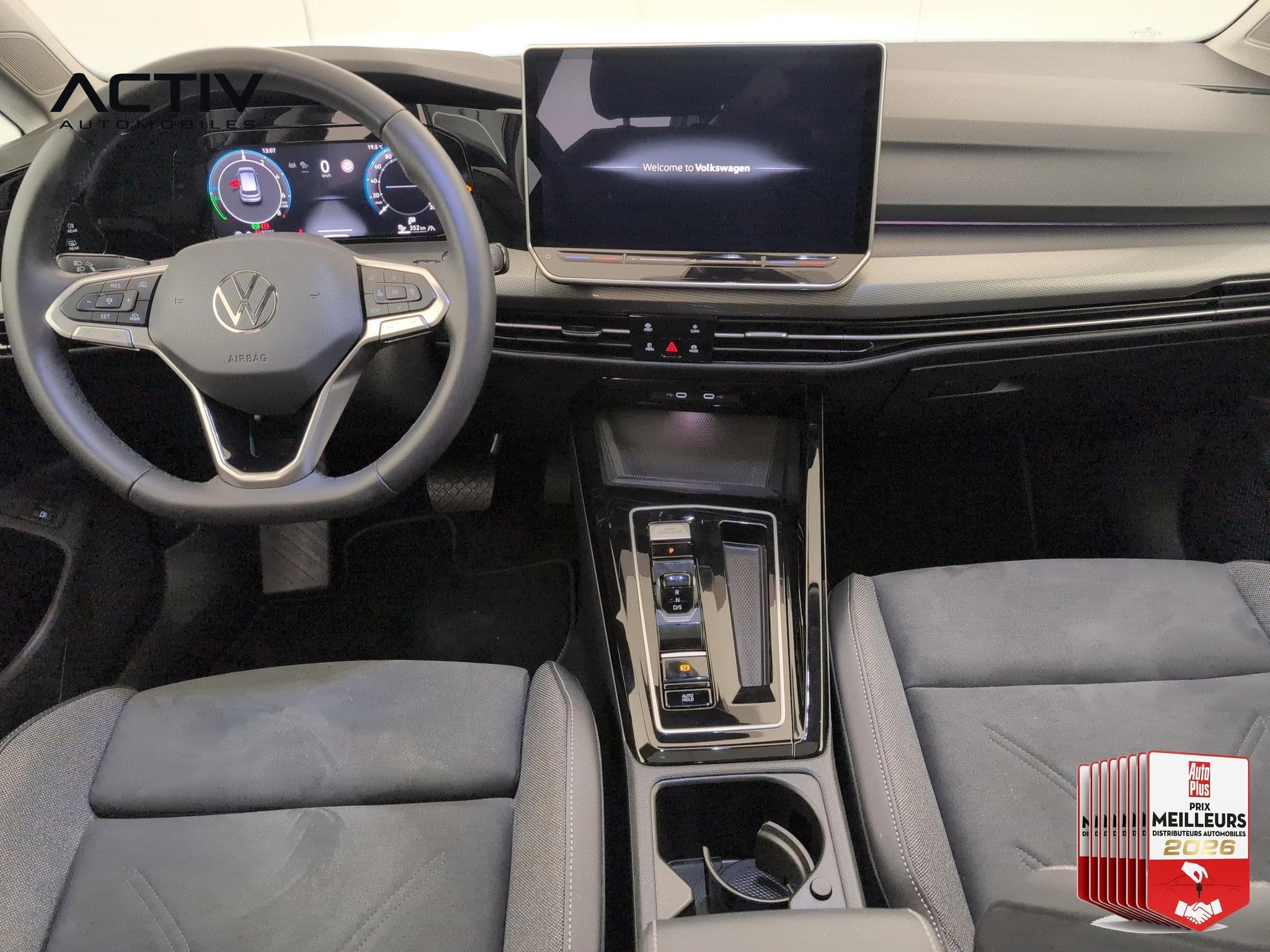 VW GOLF 1.5 EHYBRID 204 DSG6 STYLE (2025) - Photo 13