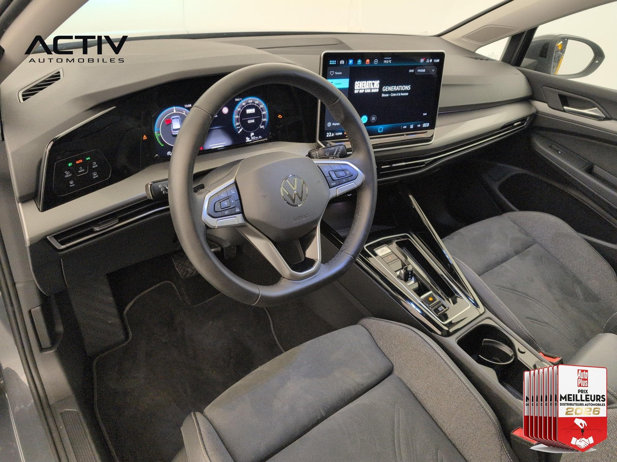 VW GOLF 1.5 EHYBRID 204 DSG6 STYLE (2025) - Photo 16